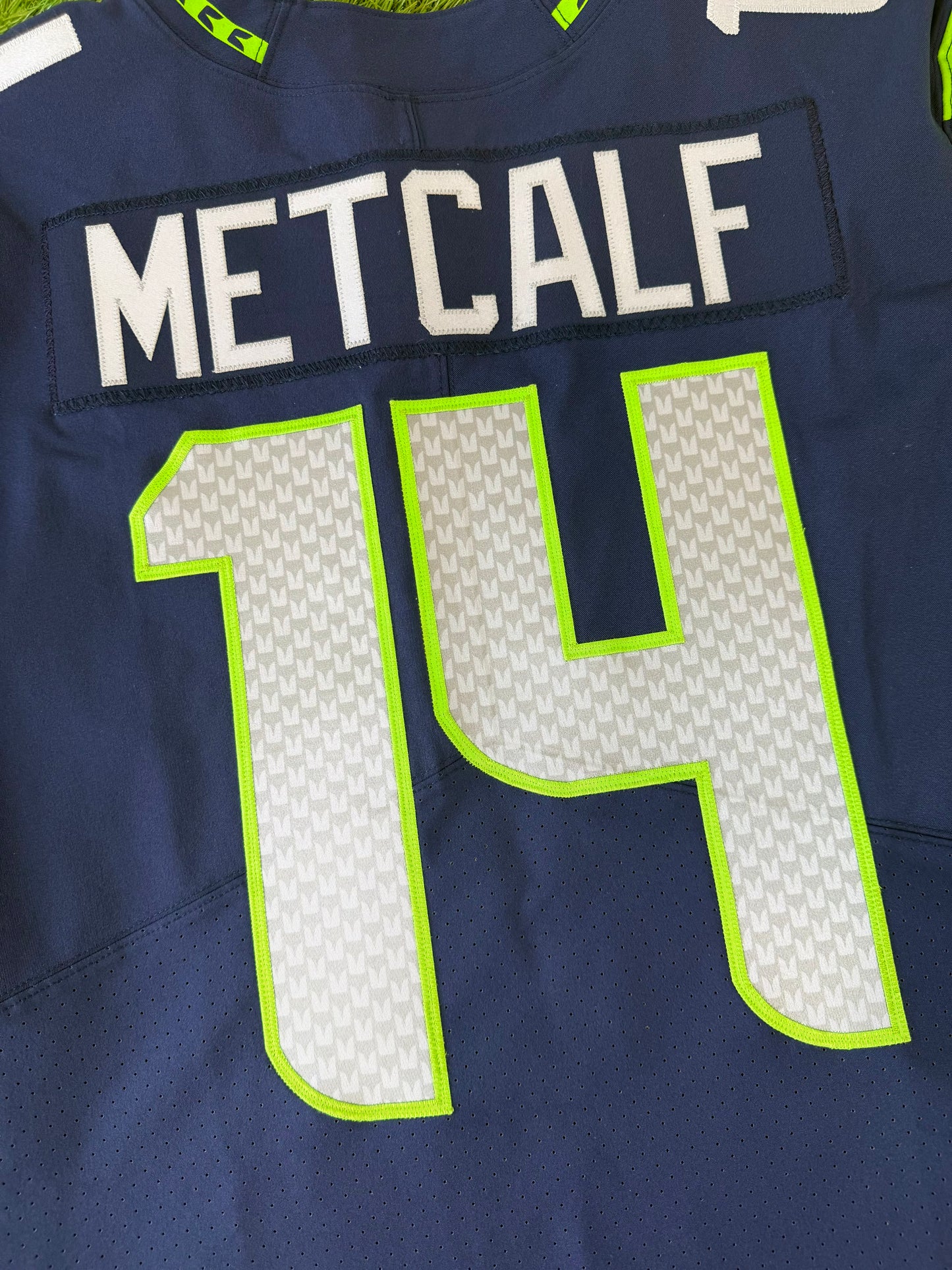 Seattle Seahawks D.K. Metcalf 2019 NFL Football Jersey (44/Large)