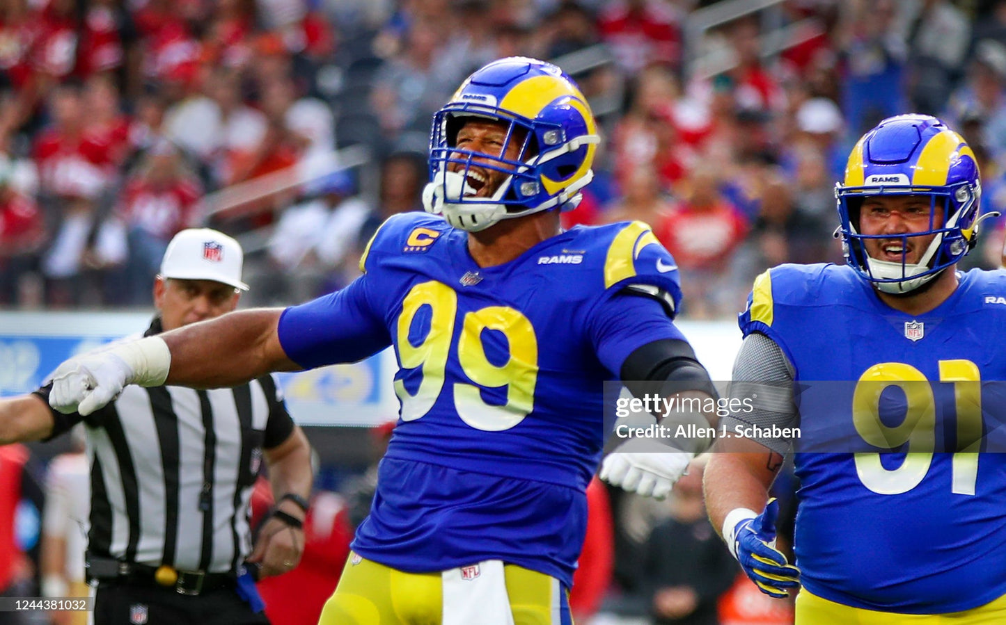 Los Angeles Rams Aaron Donald Autographed Team Issued 2022 NFL Football Jersey (38/Medium)