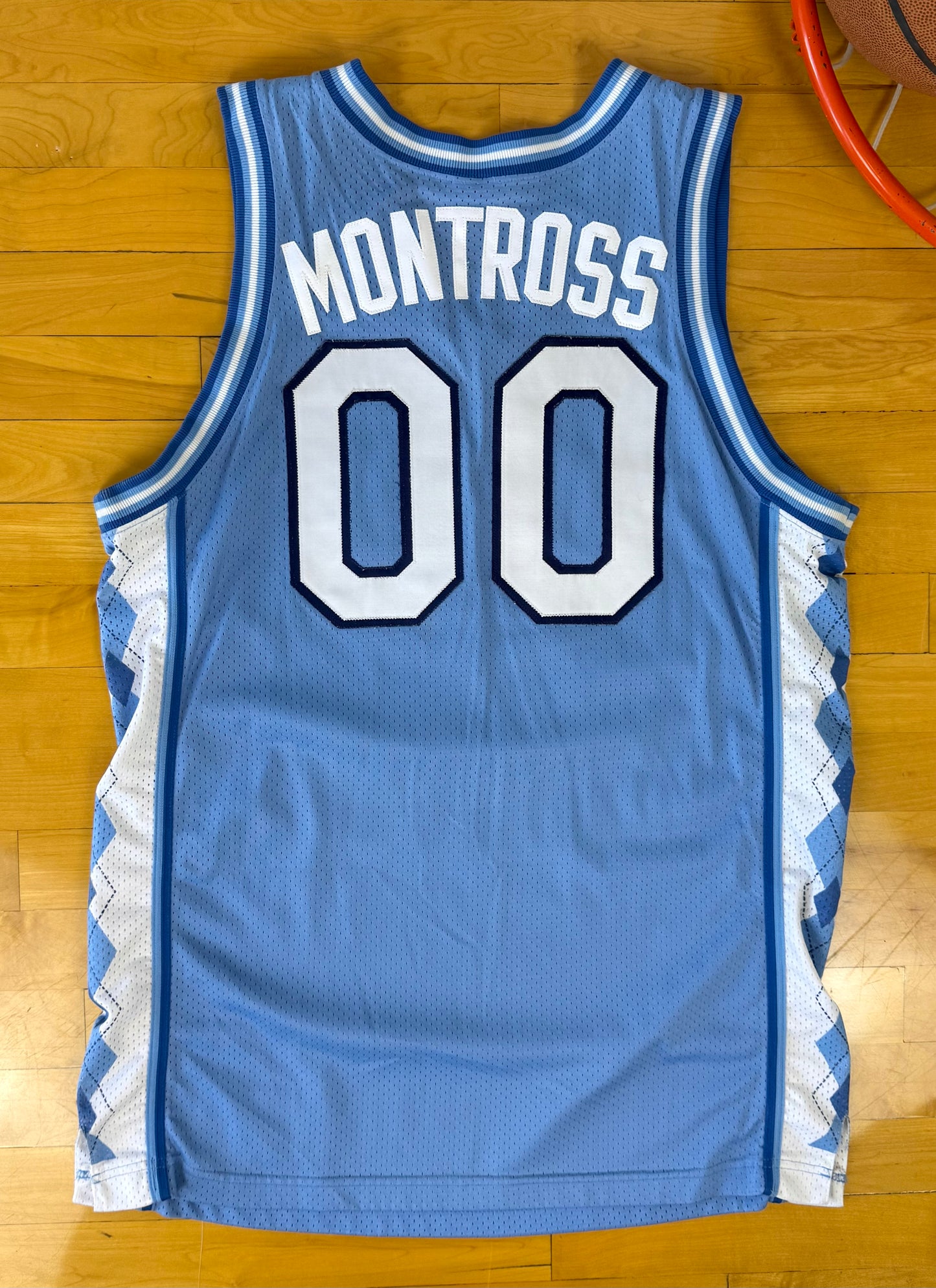 University of North Carolina Tar Heels Eric Montross 1993-1994 College Basketball Jersey (44/Large)