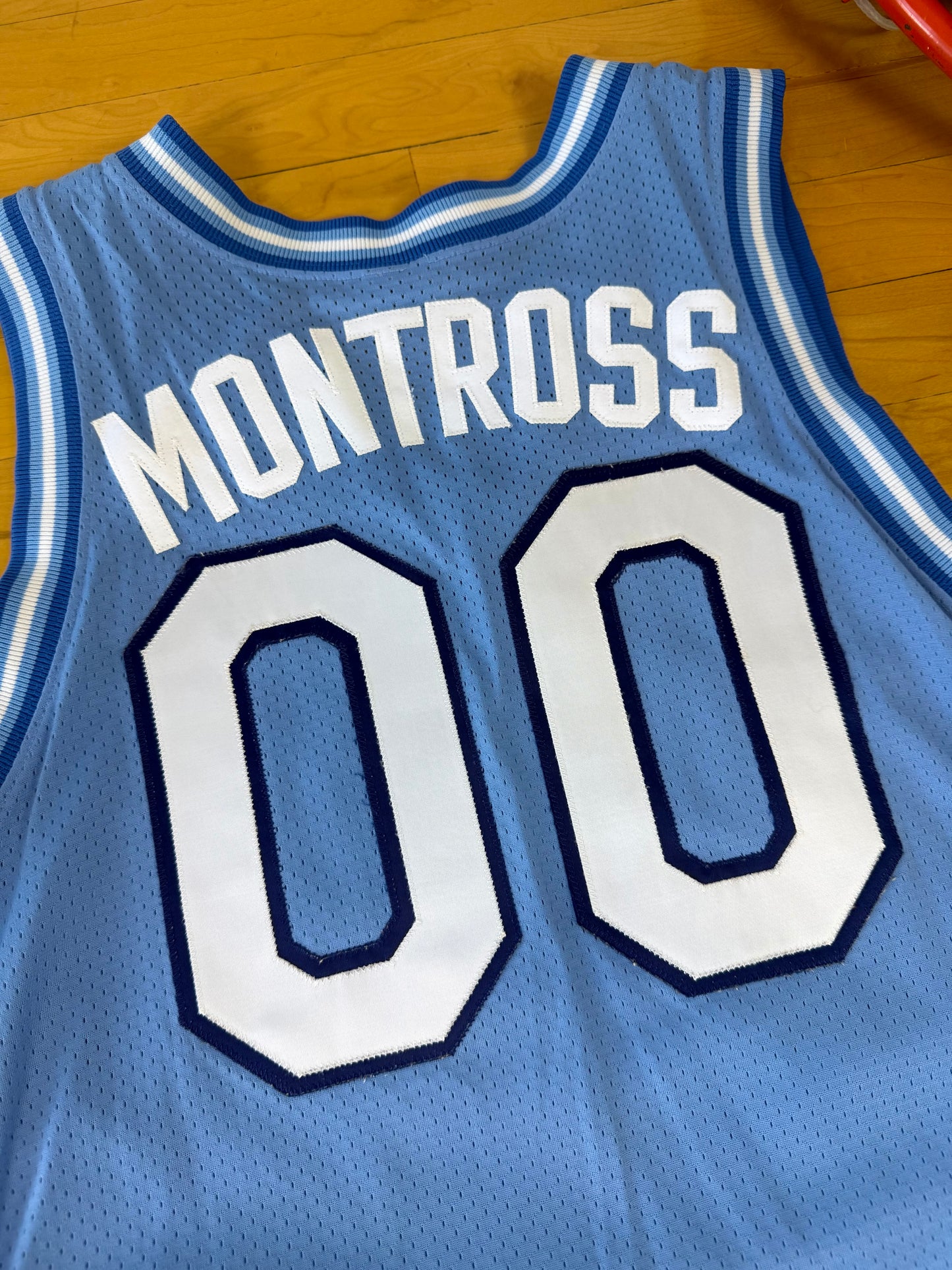 University of North Carolina Tar Heels Eric Montross 1993-1994 College Basketball Jersey (44/Large)