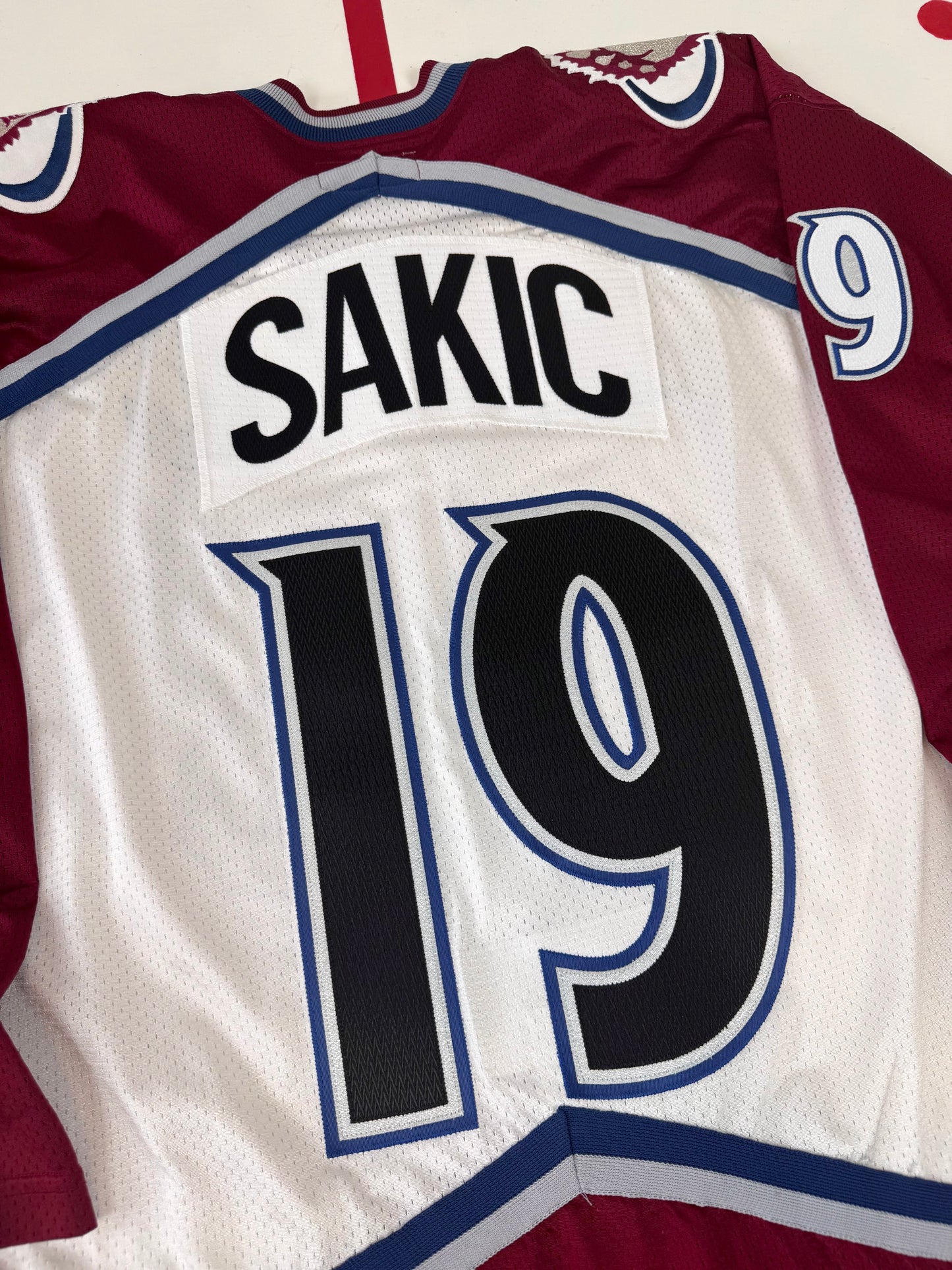 Colorado Avalanche Joe Sakic 1996 Stanley Cup Finals NHL Hockey Jersey (52/XL)