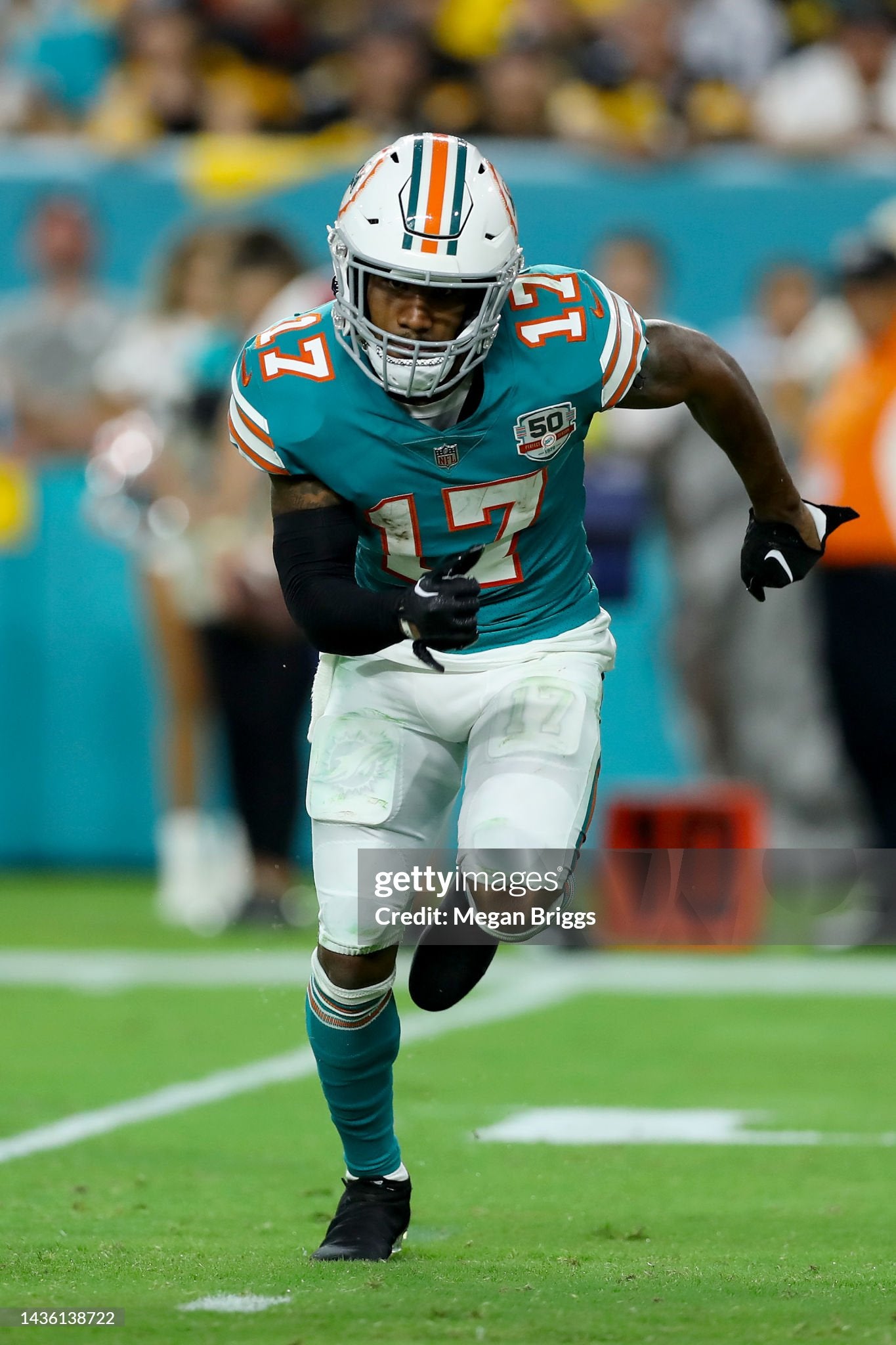 Miami Dolphins Jaylen Waddle 2022 Throwback NFL Football Jersey (38/Small)