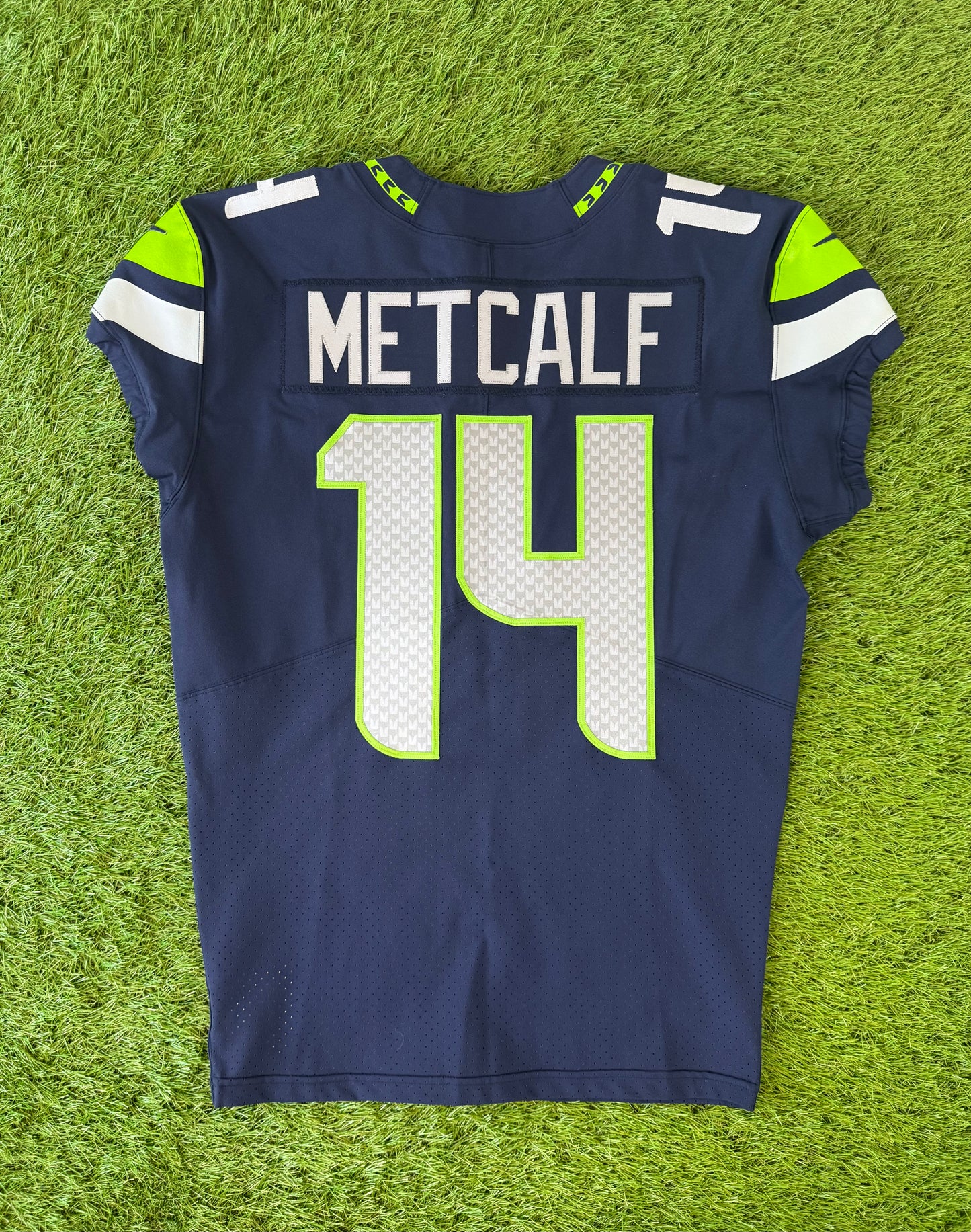 Seattle Seahawks D.K. Metcalf 2019 NFL Football Jersey (44/Large)