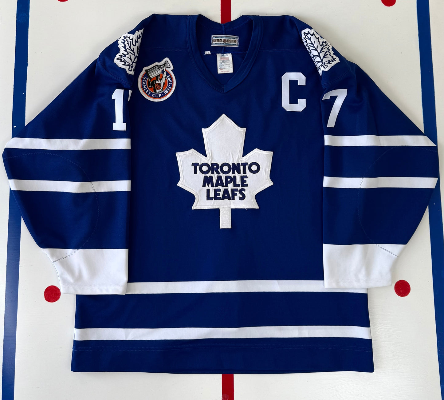 Toronto Maple Leafs Wendel Clark 1992-1993 NHL Hockey Jersey (Large)