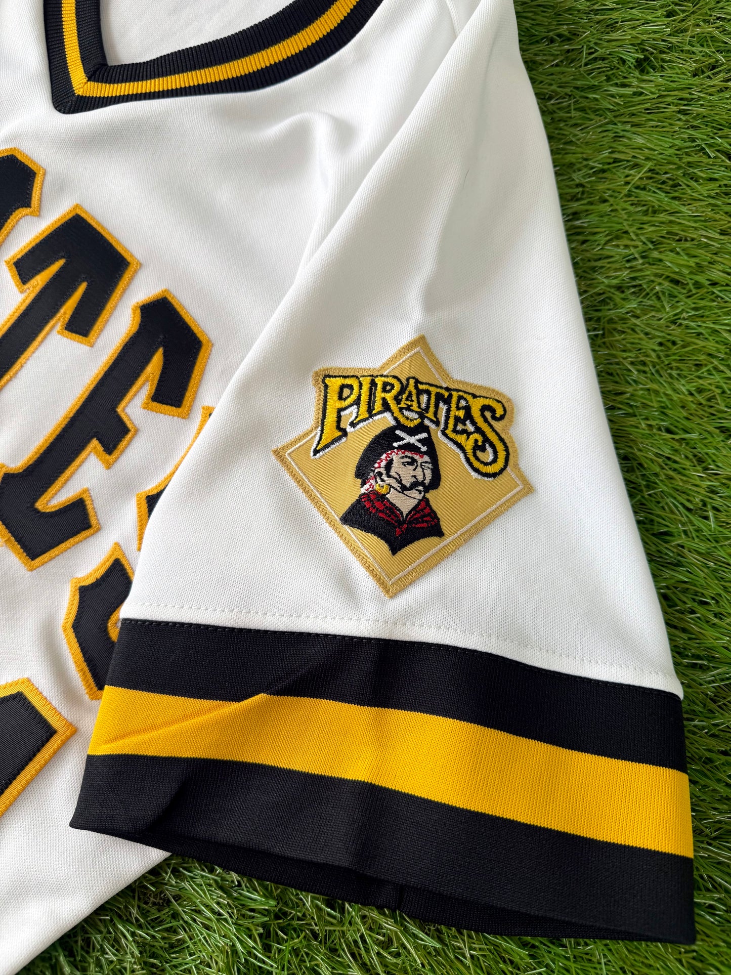 Pittsburgh Pirates Barry Bonds 1988 MLB Baseball Jersey (36/Small)