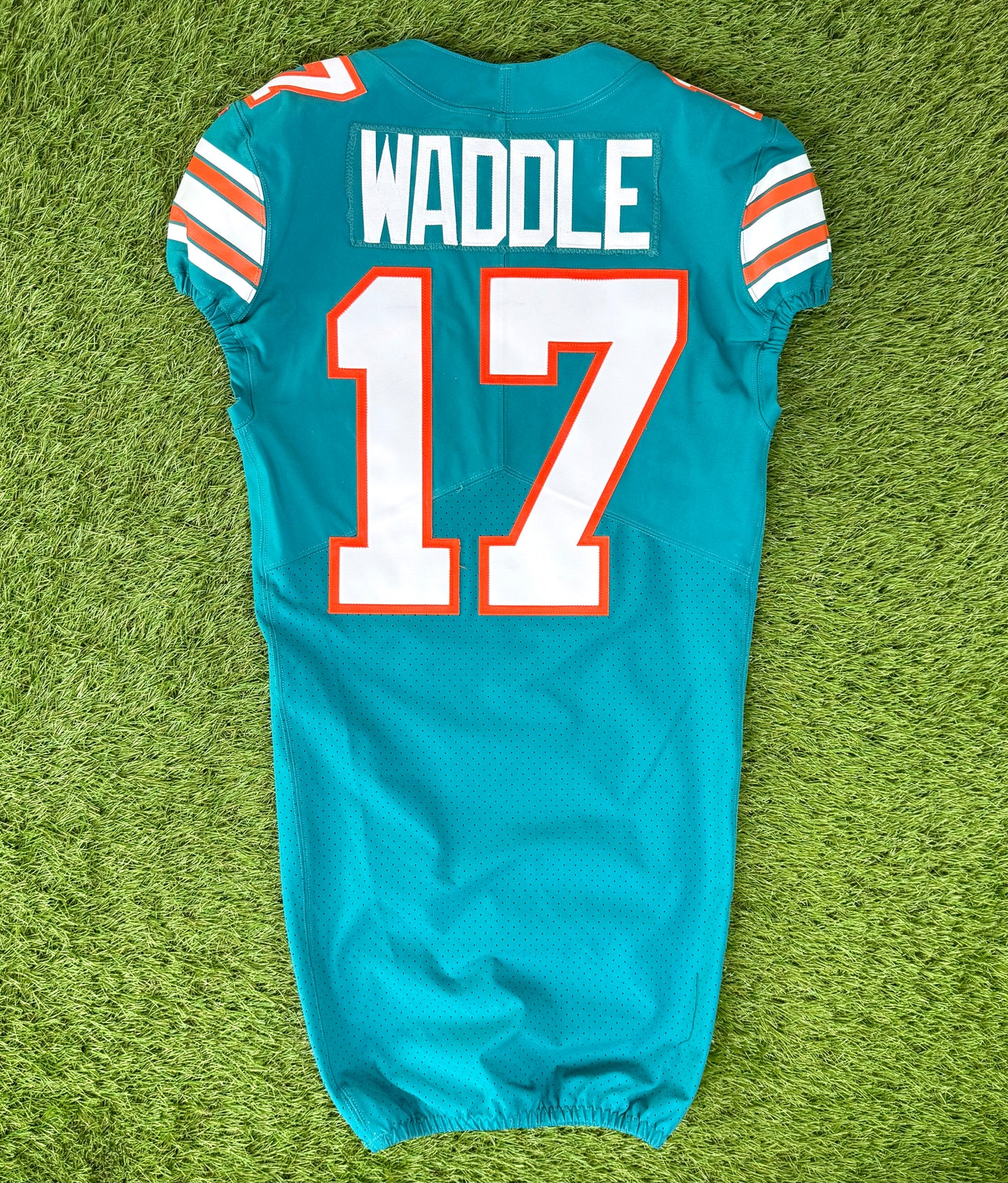 Miami Dolphins Jaylen Waddle 2022 Throwback NFL Football Jersey (38/Small)
