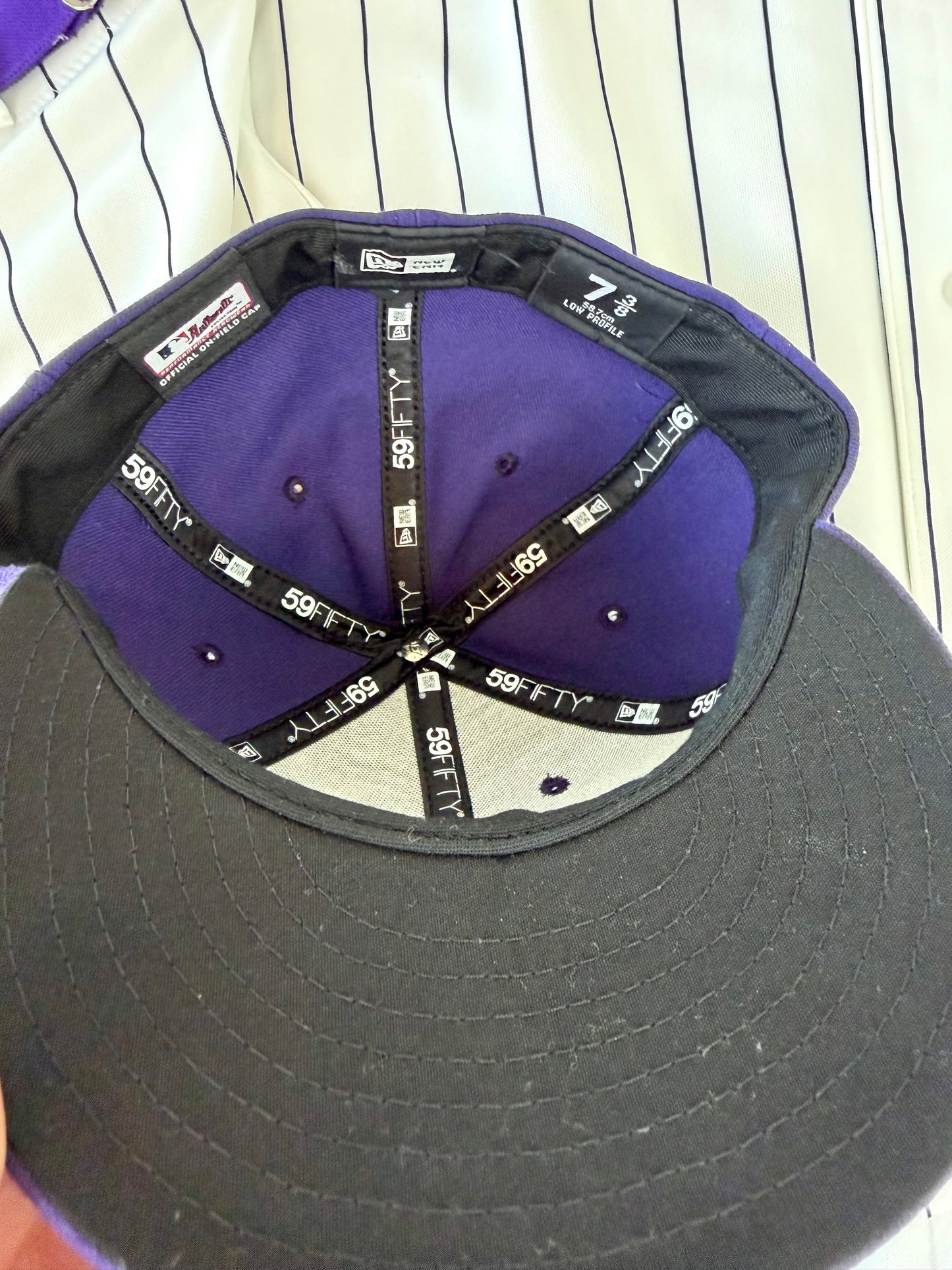 Arizona Diamondbacks 2004 Game Issued MLB Baseball Jersey, Cap, Pants, and Belt (48/XL)