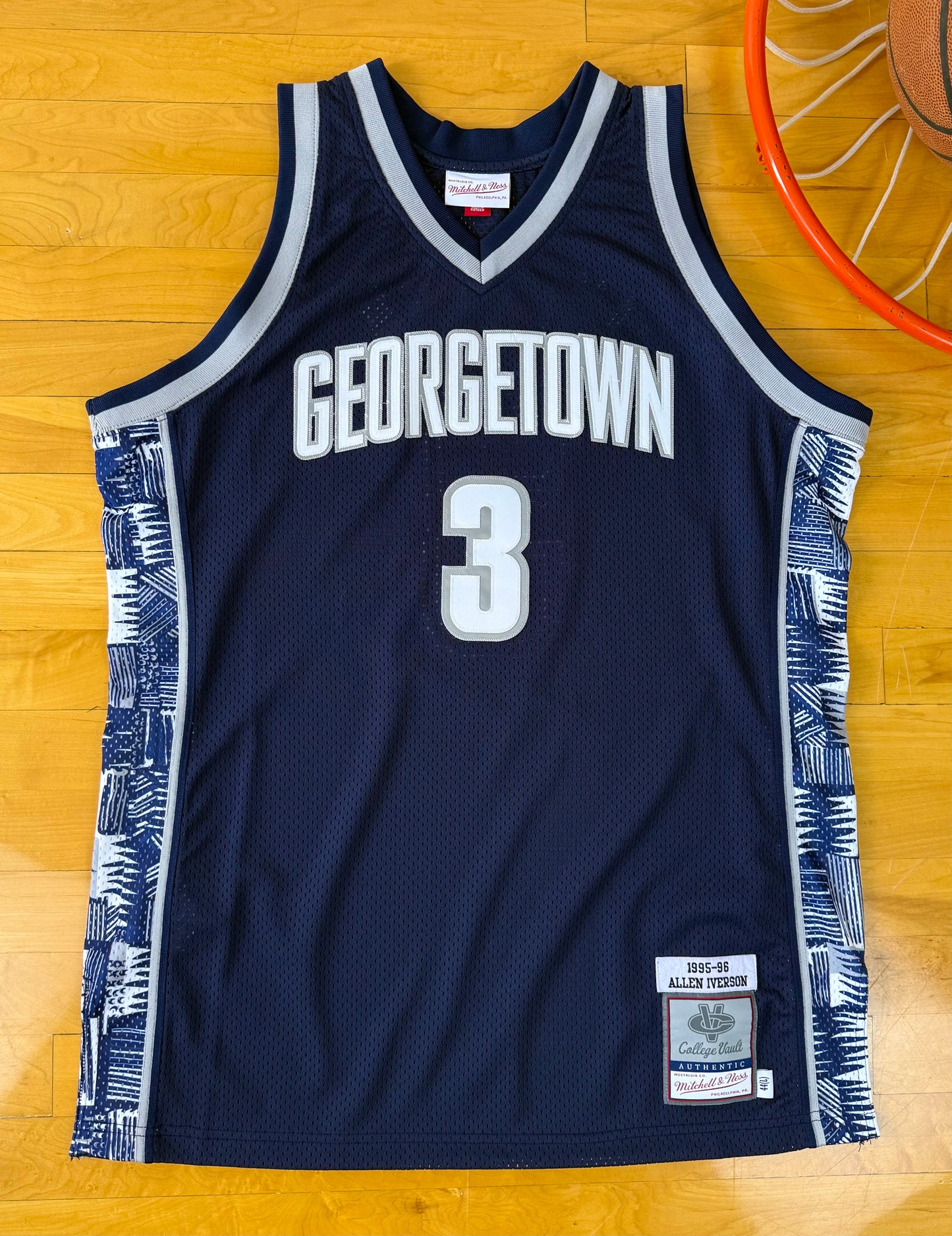 Georgetown Hoyas Allen Iverson 1995-1996 College Basketball Jersey (44/Large)