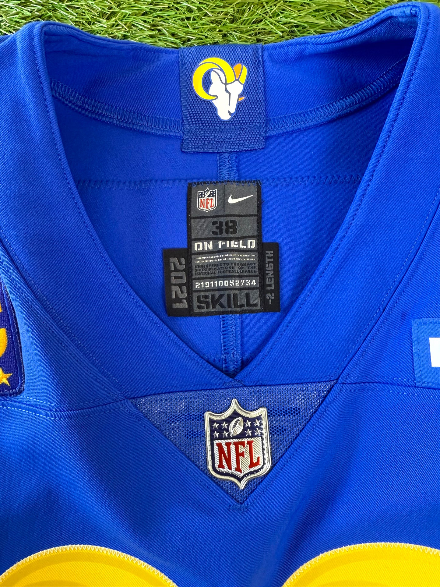 Los Angeles Rams Aaron Donald Autographed Team Issued 2022 NFL Football Jersey (38/Medium)