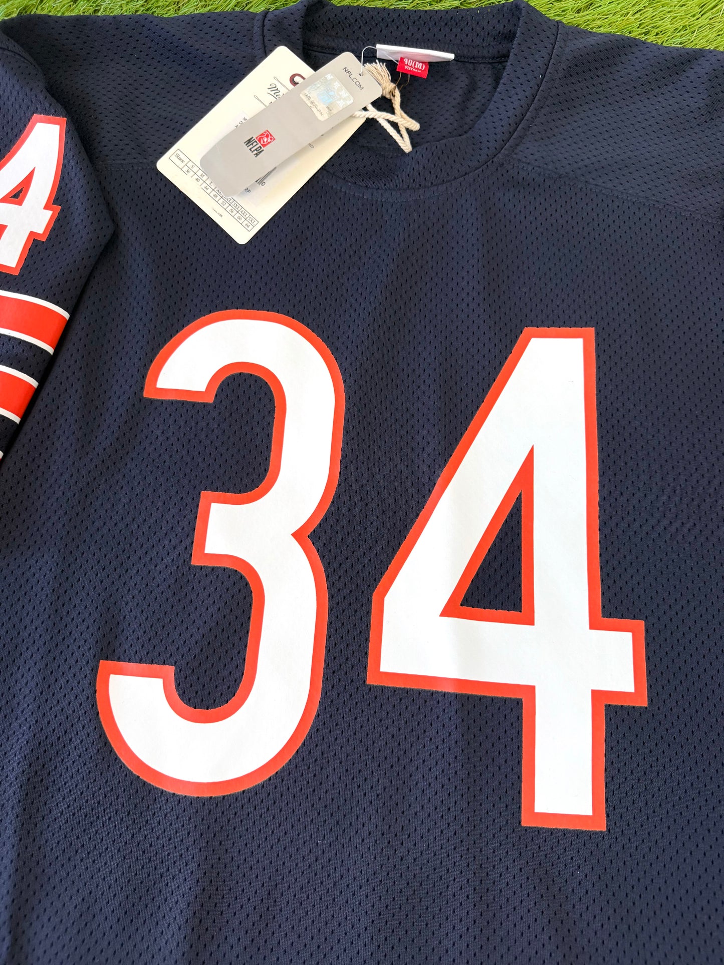 Chicago Bears Walter Payton 1983 NFL Football Jersey (40/Medium)