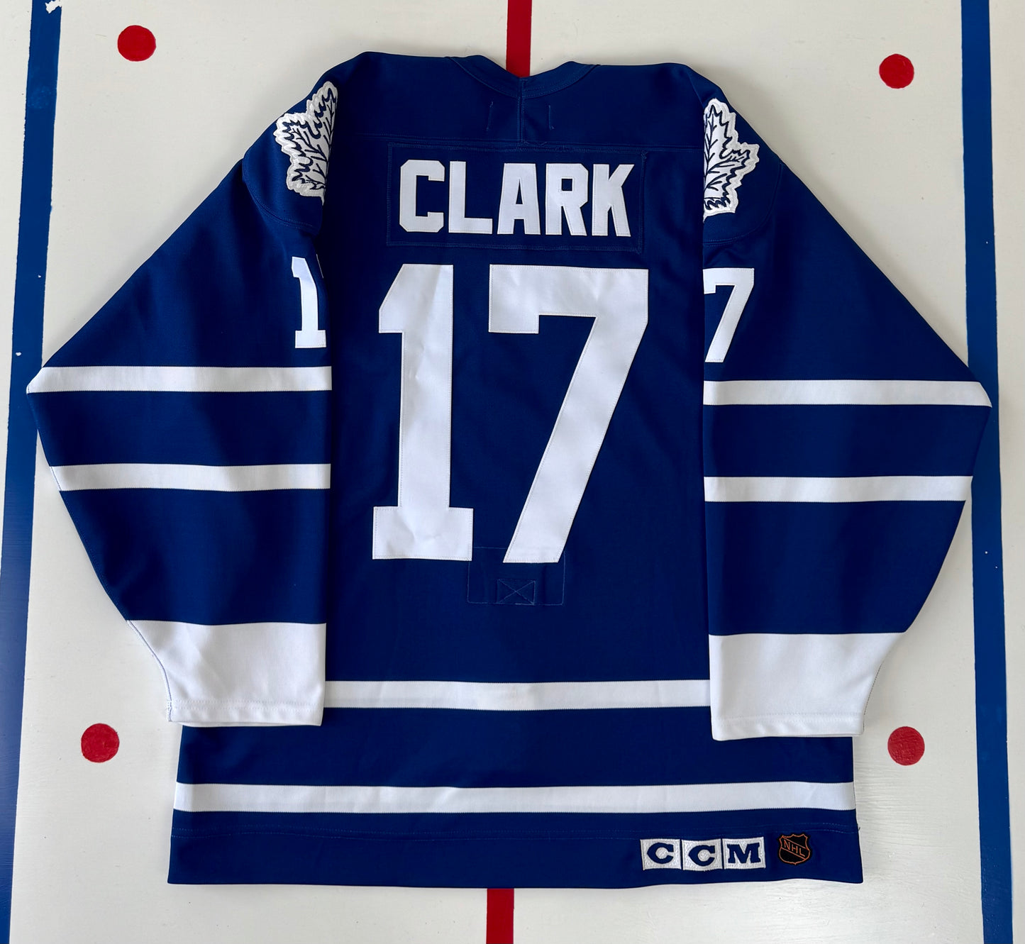 Toronto Maple Leafs Wendel Clark 1992-1993 NHL Hockey Jersey (Large)