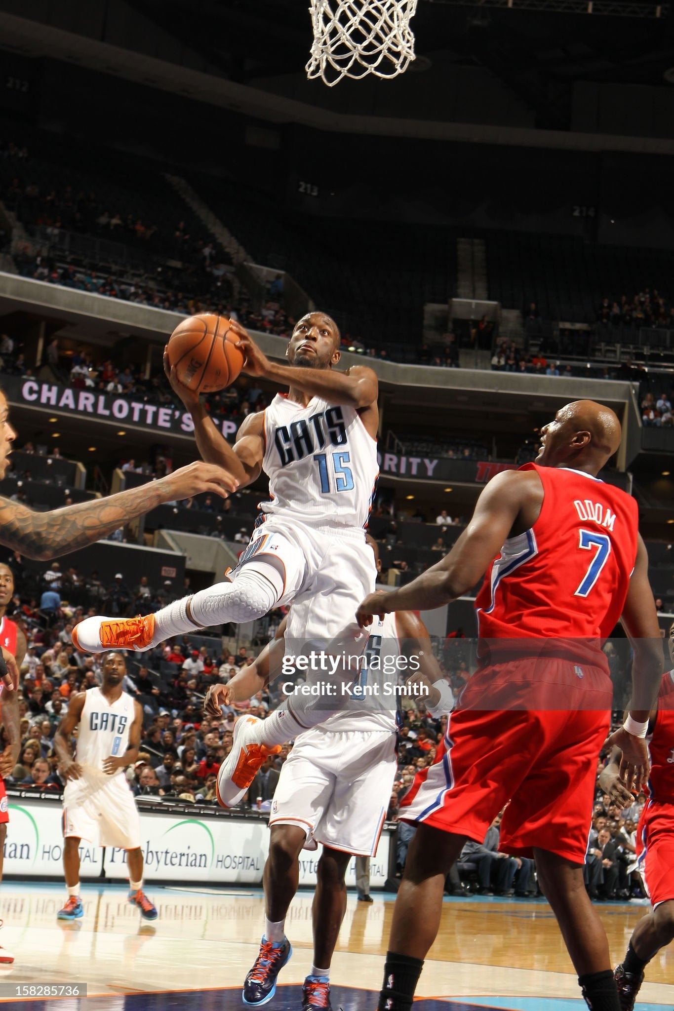 Charlotte Bobcats Kemba Walker 2013-2014 NBA Basketball Jersey (XL)