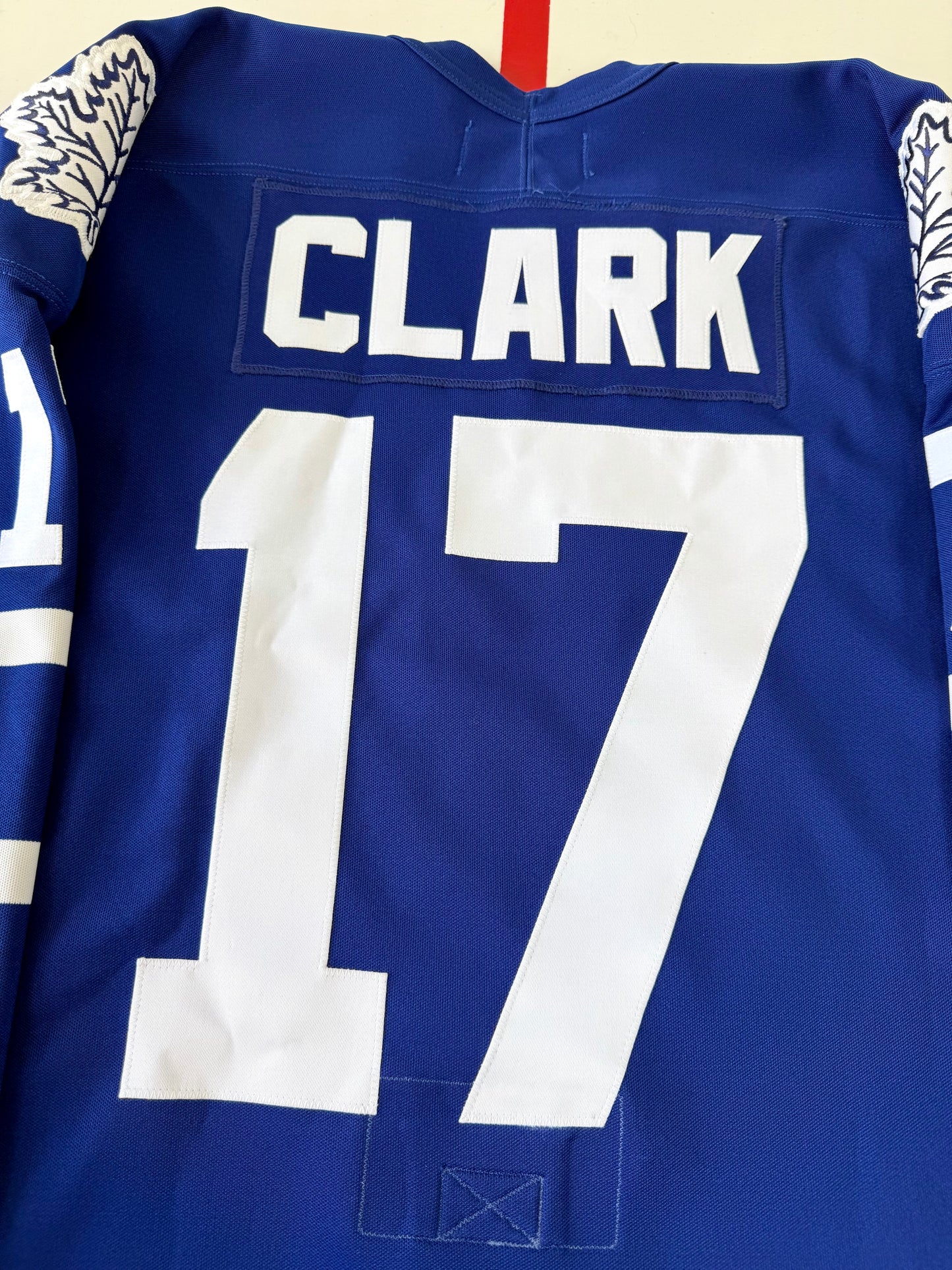 Toronto Maple Leafs Wendel Clark 1992-1993 NHL Hockey Jersey (Large)