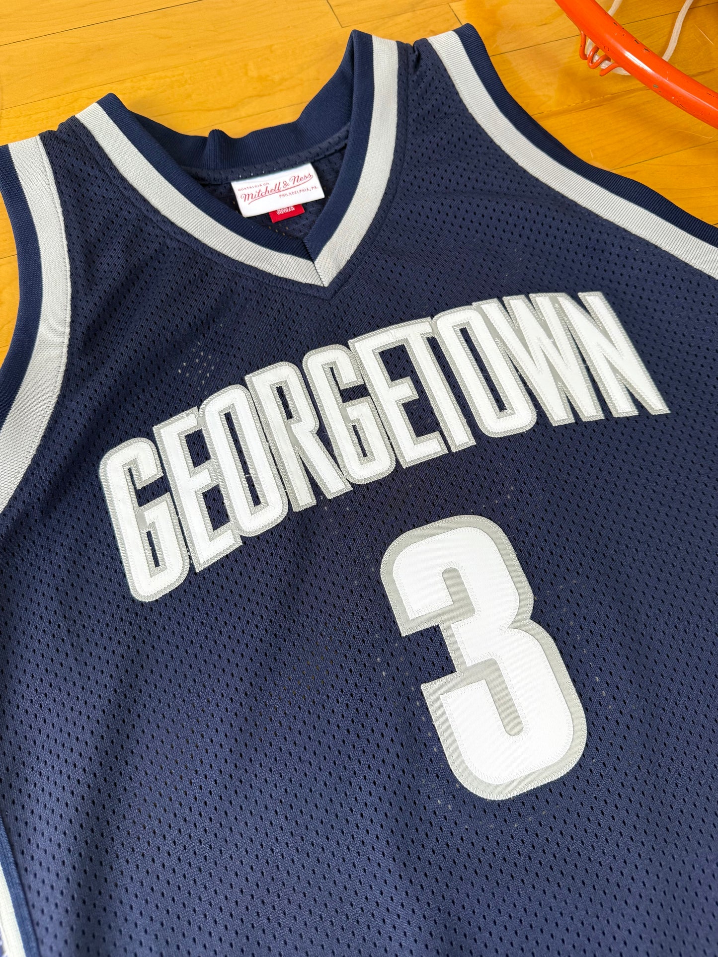 Georgetown Hoyas Allen Iverson 1995-1996 College Basketball Jersey (44/Large)
