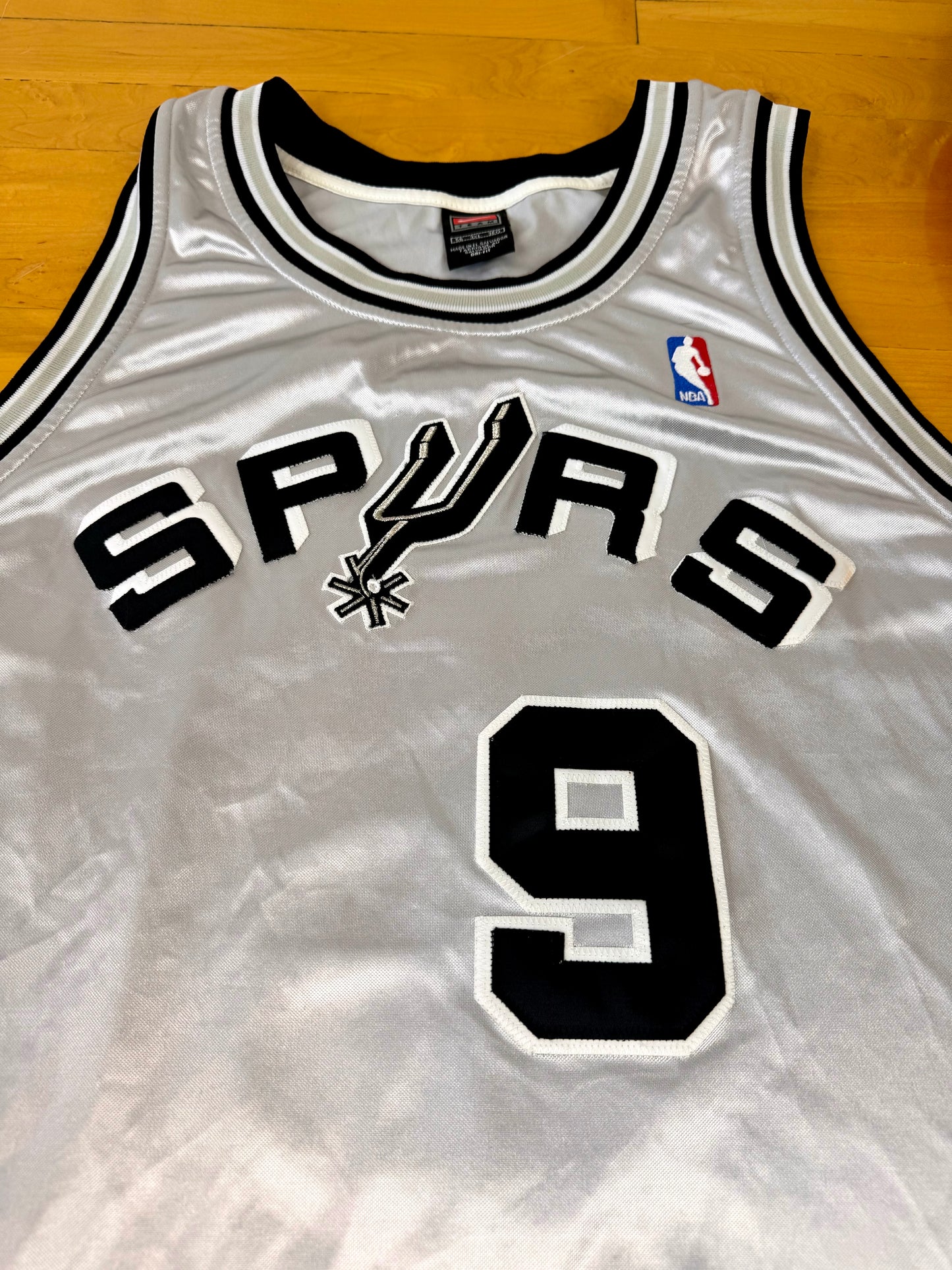 San Antonio Spurs 2003-2004 Tony Parker Throwback NBA Basketball Jersey (56/XXL)
