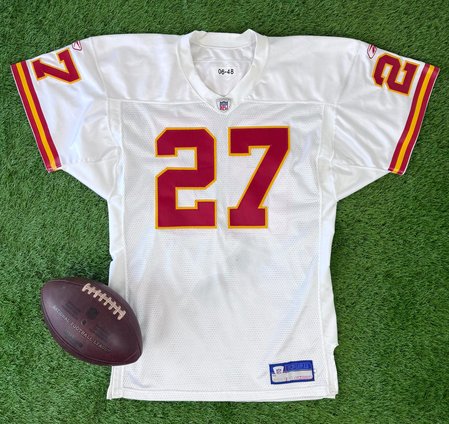 Kansas City Chiefs Larry Johnson 2006 Autographed NFL Football Jersey (48/XL)
