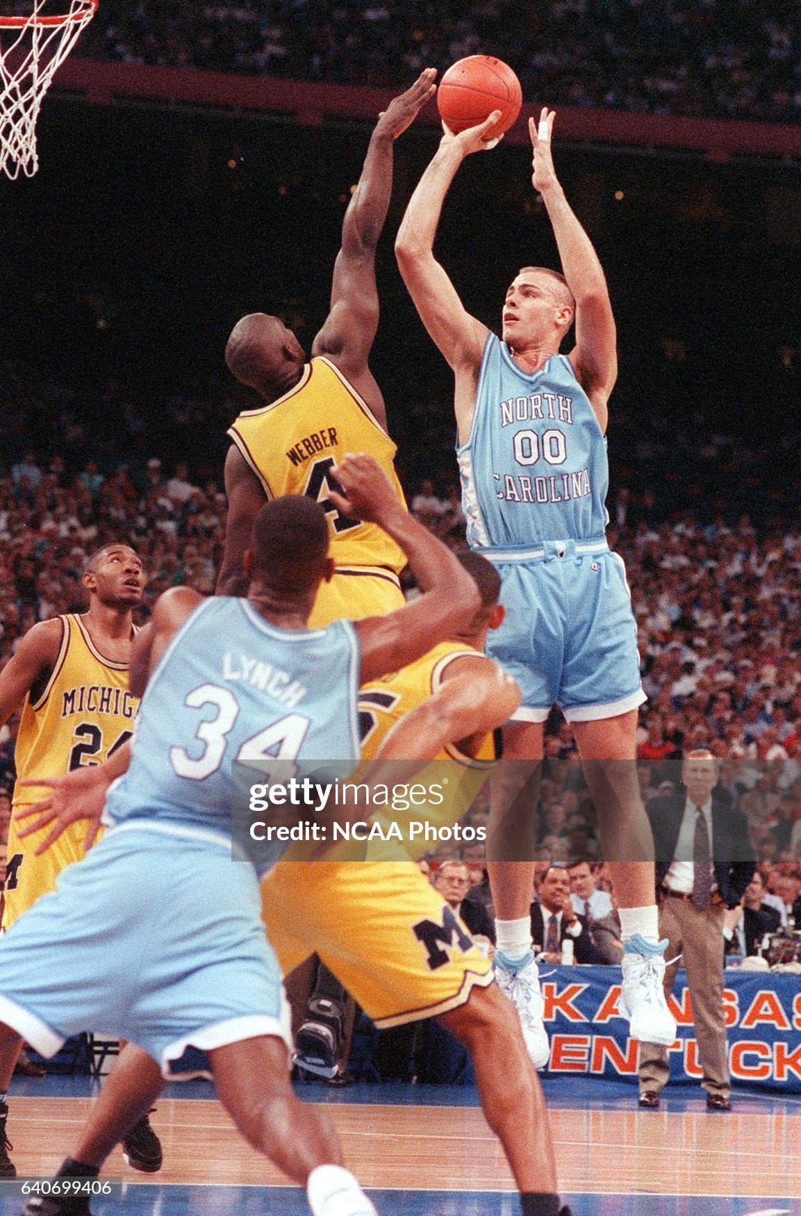 University of North Carolina Tar Heels Eric Montross 1993-1994 College Basketball Jersey (44/Large)