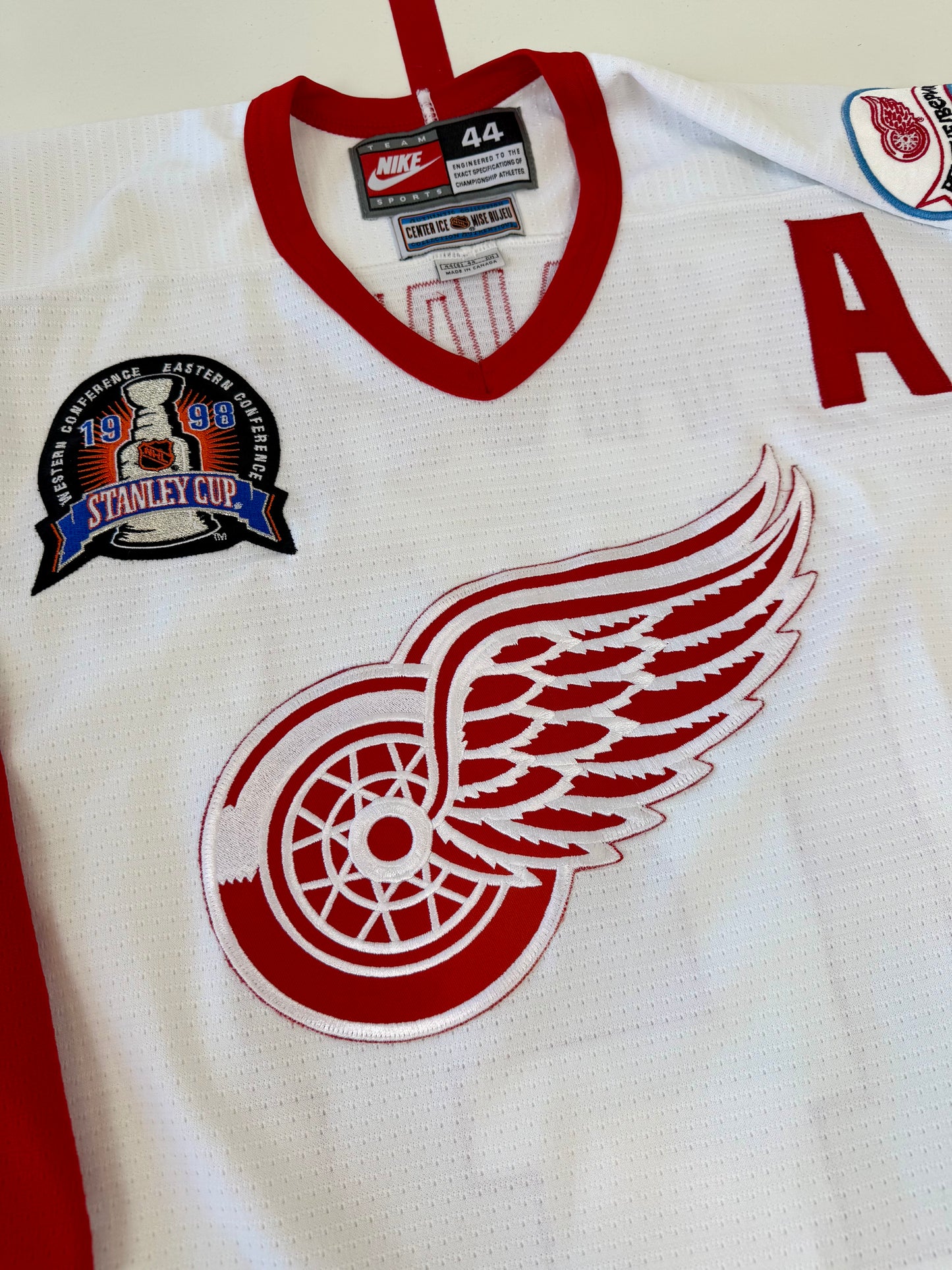 Detroit Red Wings Brendan Shanahan 1998 Stanley Cup Finals NHL Hockey Jersey (44/Small)