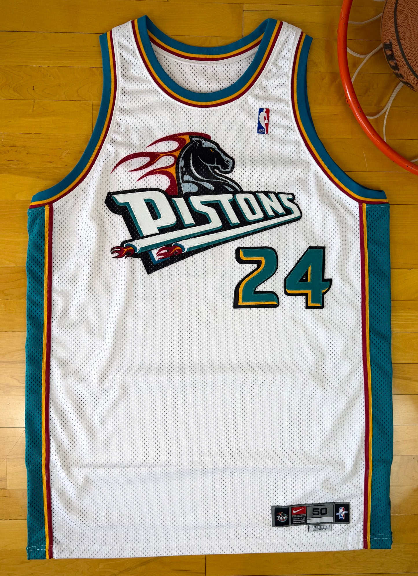 Detroit Pistons Mateen Cleaves 2000-2001 Autographed Team Issued NBA Basketball Jersey (50/XL)