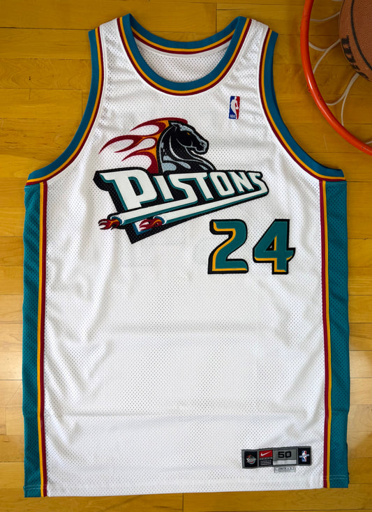 Detroit Pistons Mateen Cleaves 2000-2001 Autographed Team Issued NBA Basketball Jersey (50/XL)