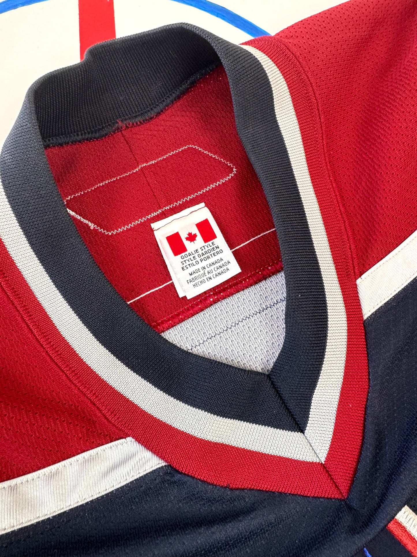 Vancouver Canucks 2005-2006 Roberto Luongo Alternate NHL Hockey Jersey (58G/XXXL)