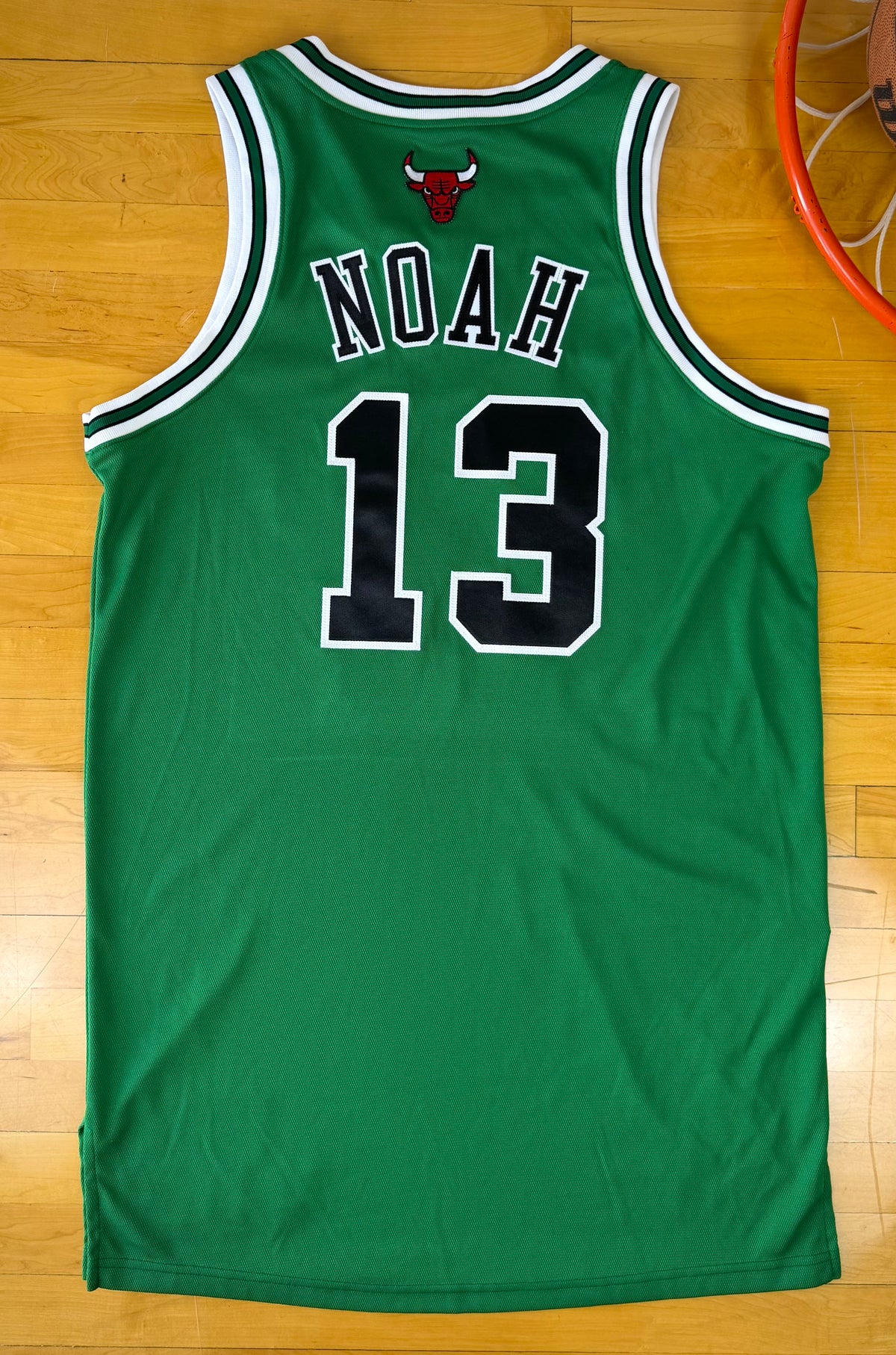 Chicago Bulls Jokim Noah Game Worn St. Patrick’s Day NBA Basketball Jersey (XXXL)