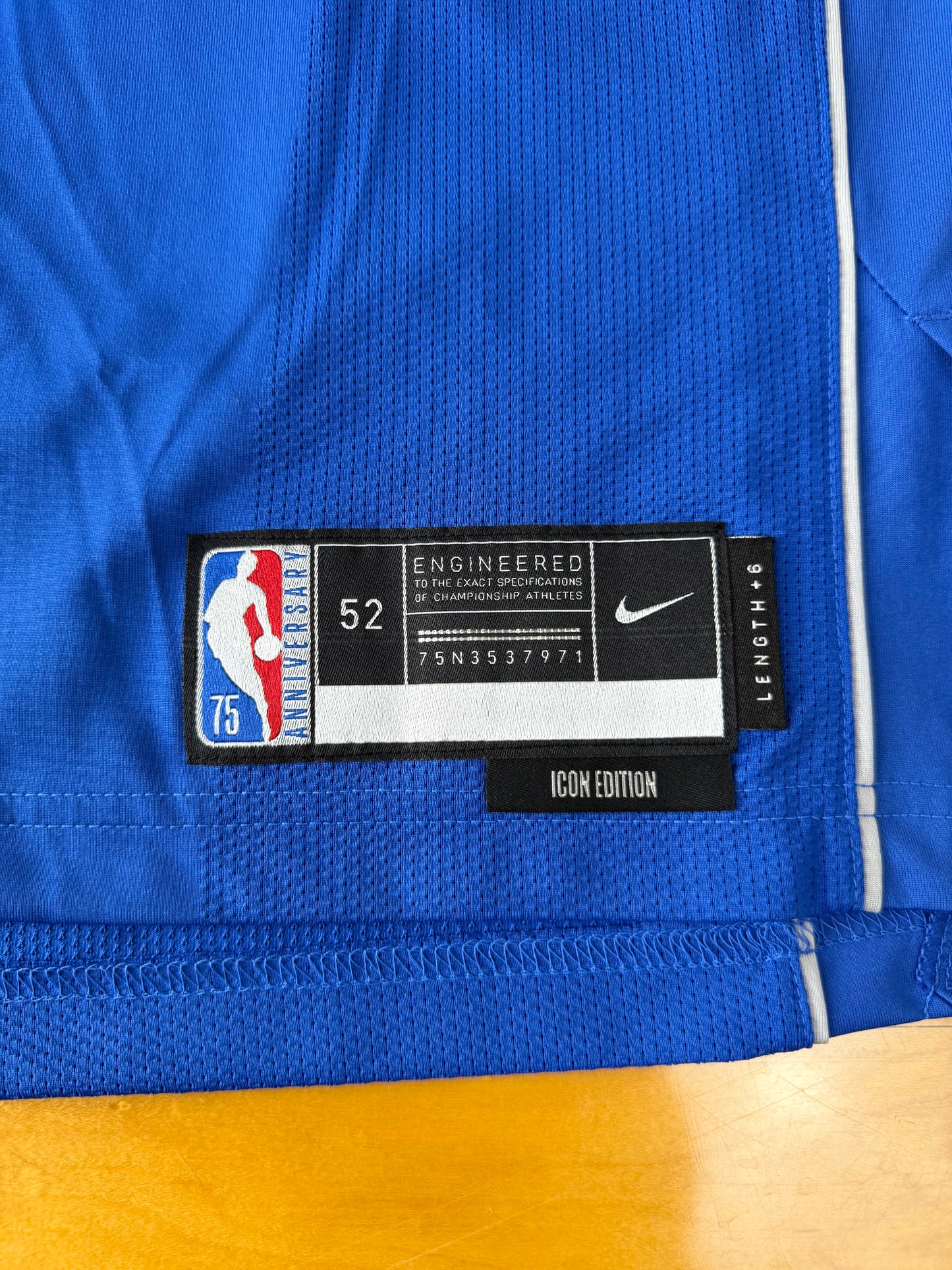 Dallas Mavericks Luka Dončić 2021-2022 Team Issued NBA Basketball Jersey (52/XL)
