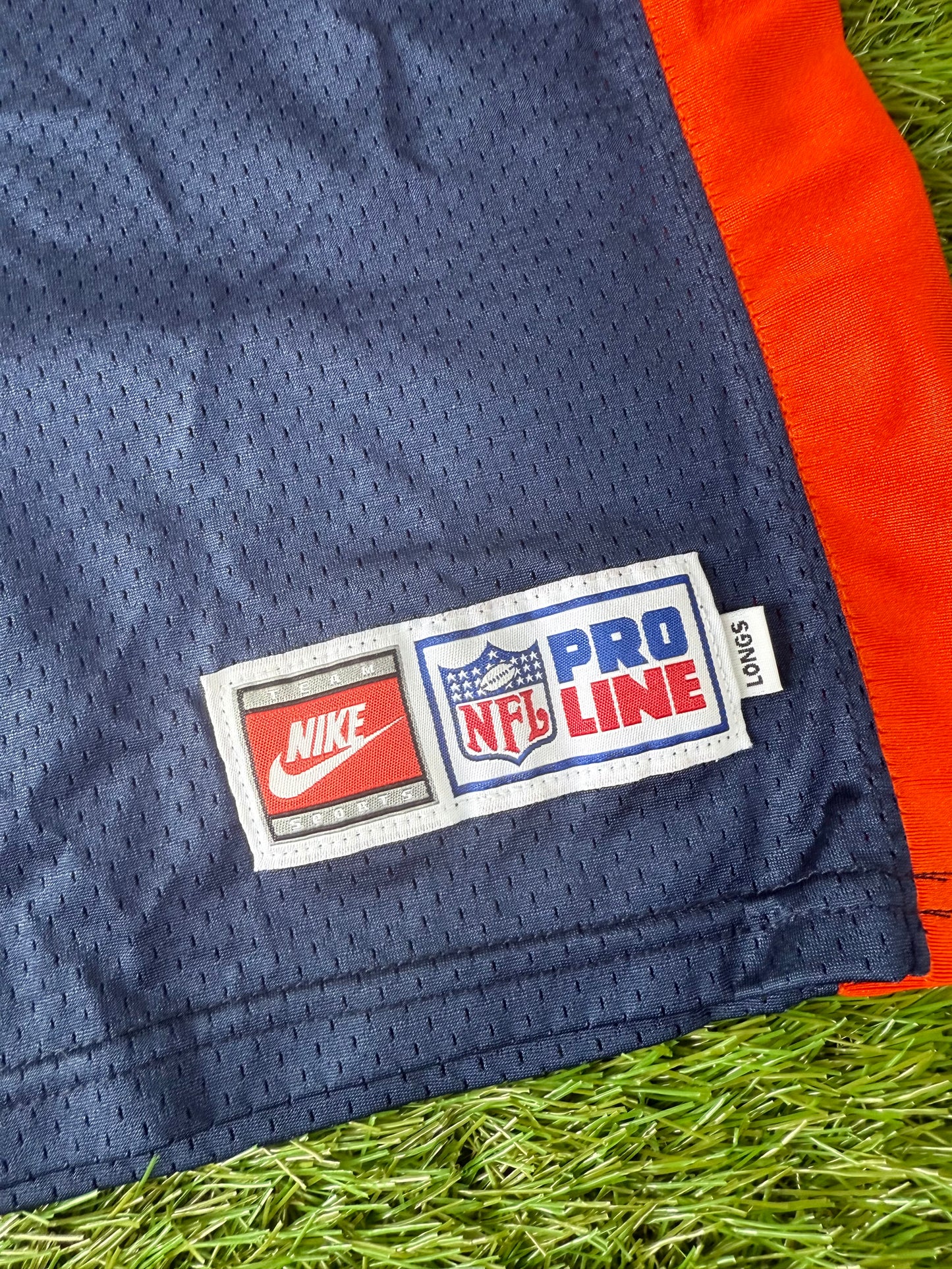 Denver Broncos Terrell Davis 1997-98 Super Bowl XXXII NFL Football Jersey (42/Medium)