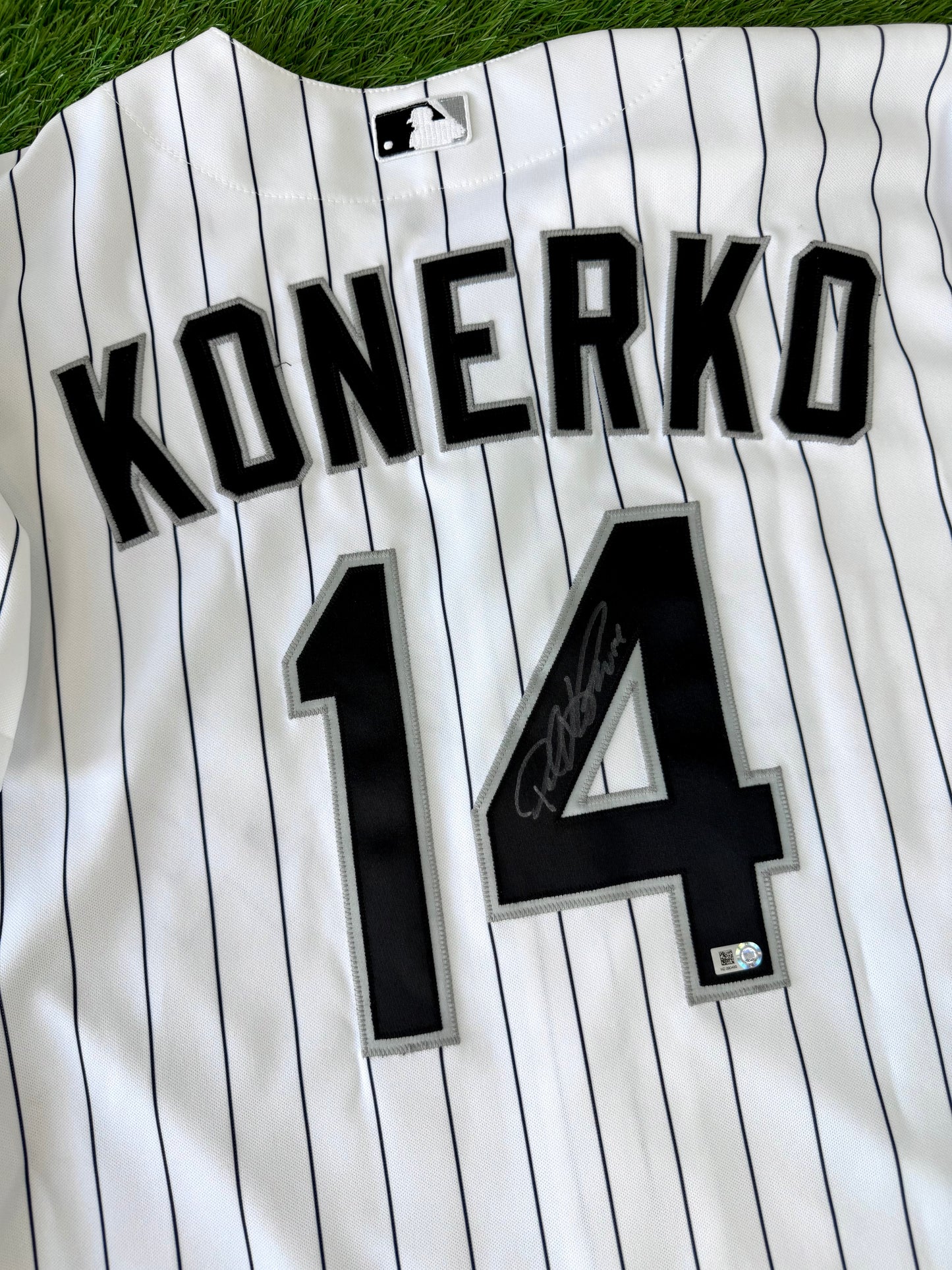 Chicago White Sox Paul Konerko Autographed 2005 World Series MLB Baseball Jersey (48/XL)