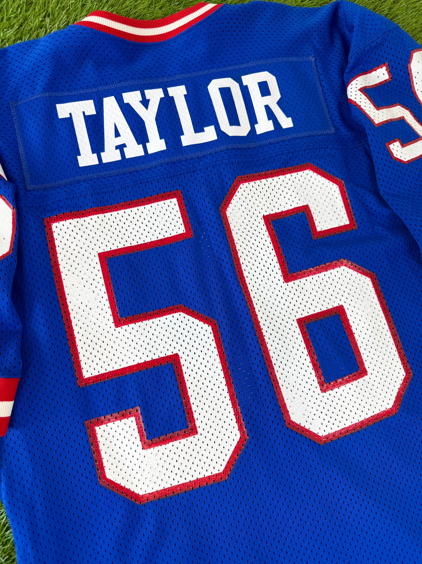 New York Giants Lawrence Taylor 1986 NFL Football Jersey (48/XL)