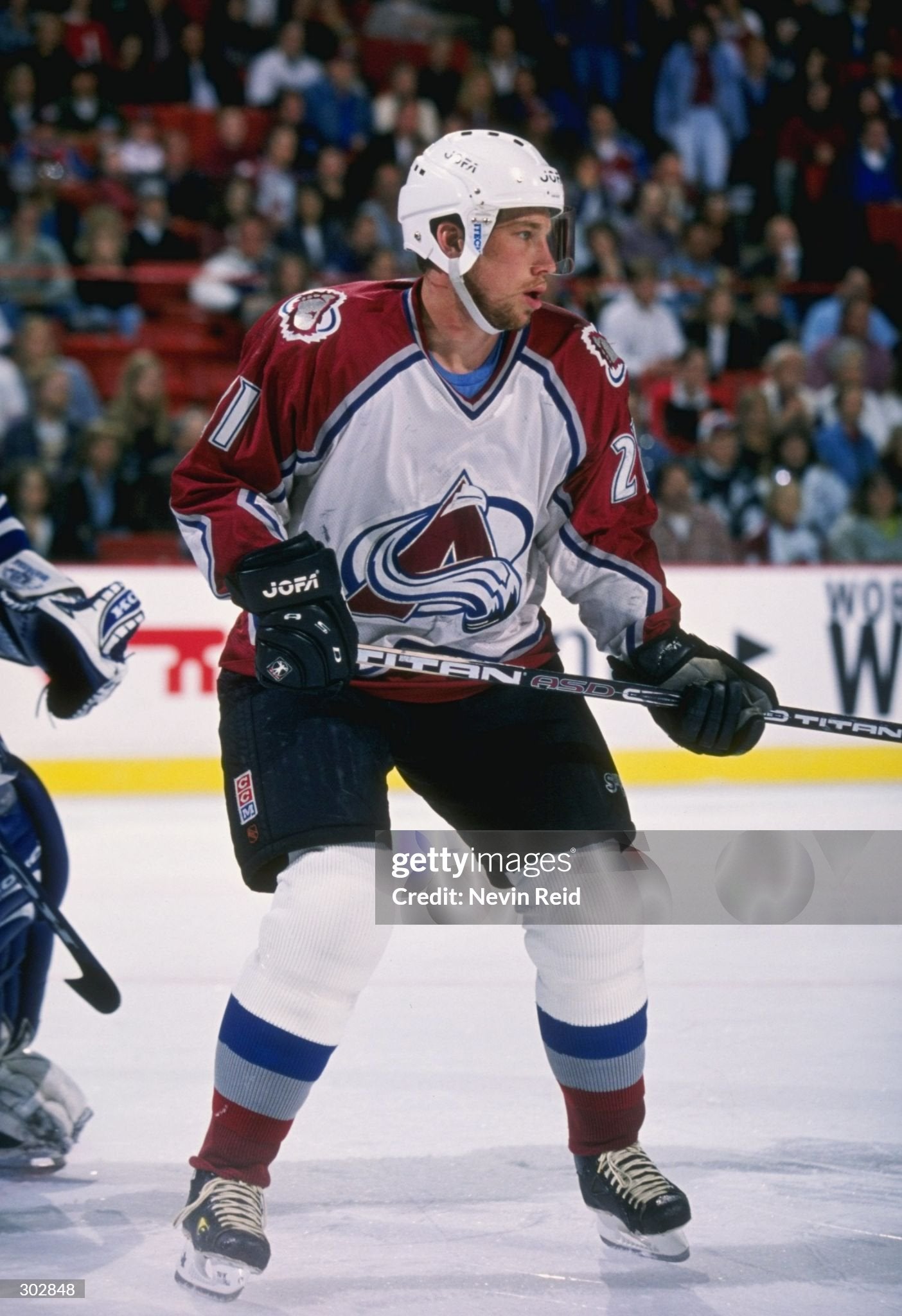 Colorado Avalanche Peter Forsberg 1996-1997 NHL Hockey Jersey (48/Large)