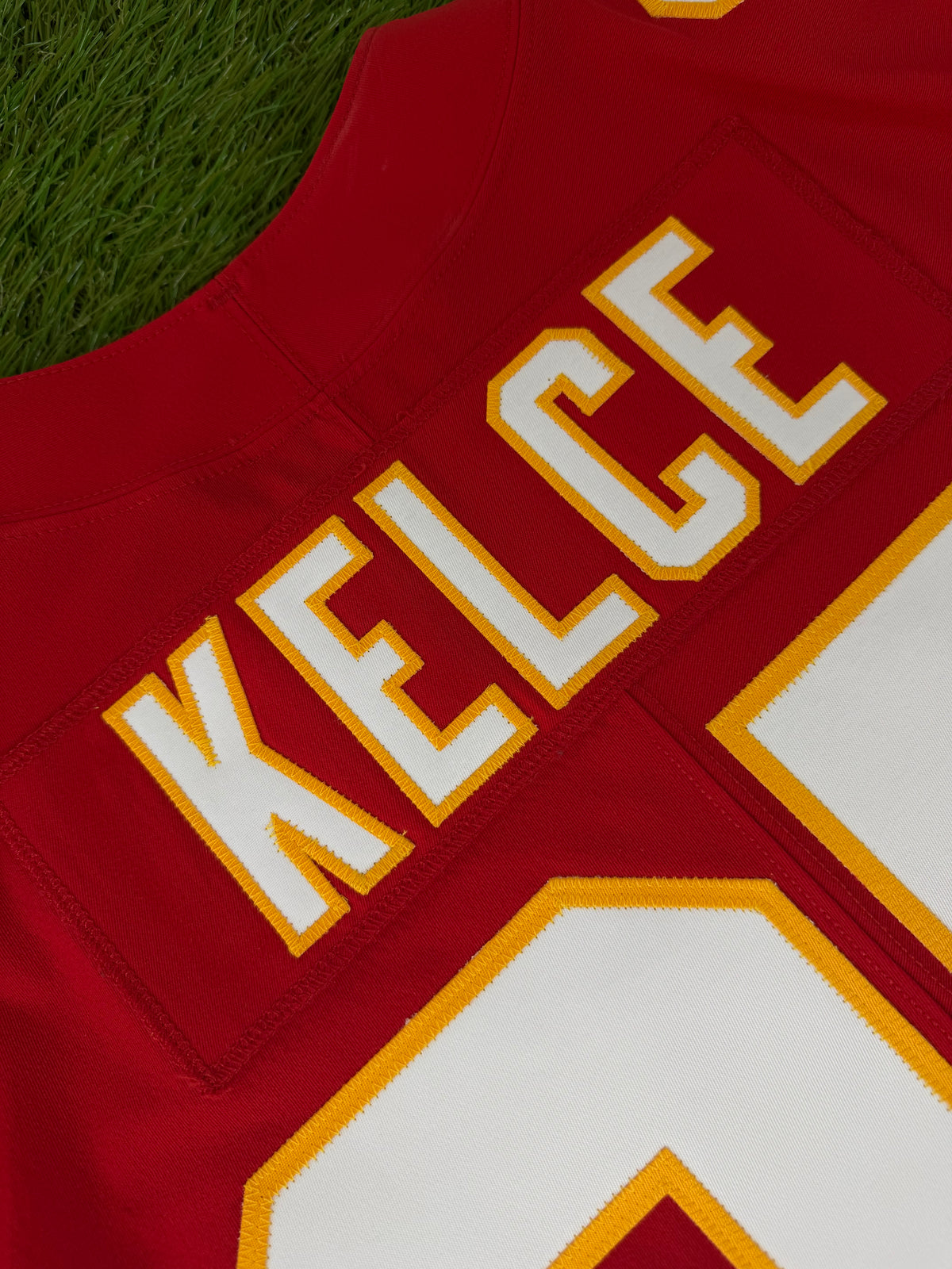Kansas City Chiefs Travis Kelce 2021 NFL Football Jersey (42/Medium)