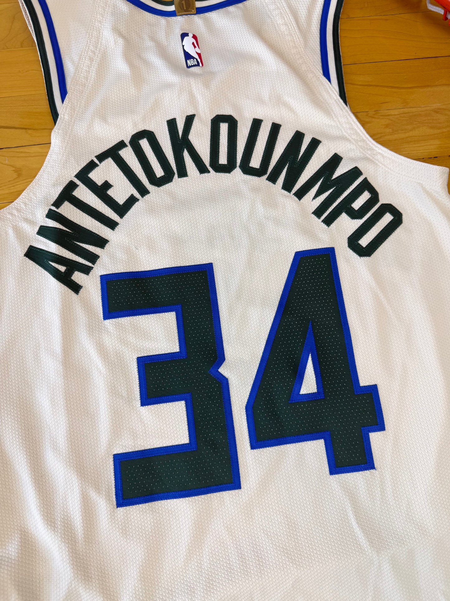 Milwaukee Bucks Giannis Antetokounmpo 2019-2020 “Cream City” NBA Basketball Jersey (40/Small)