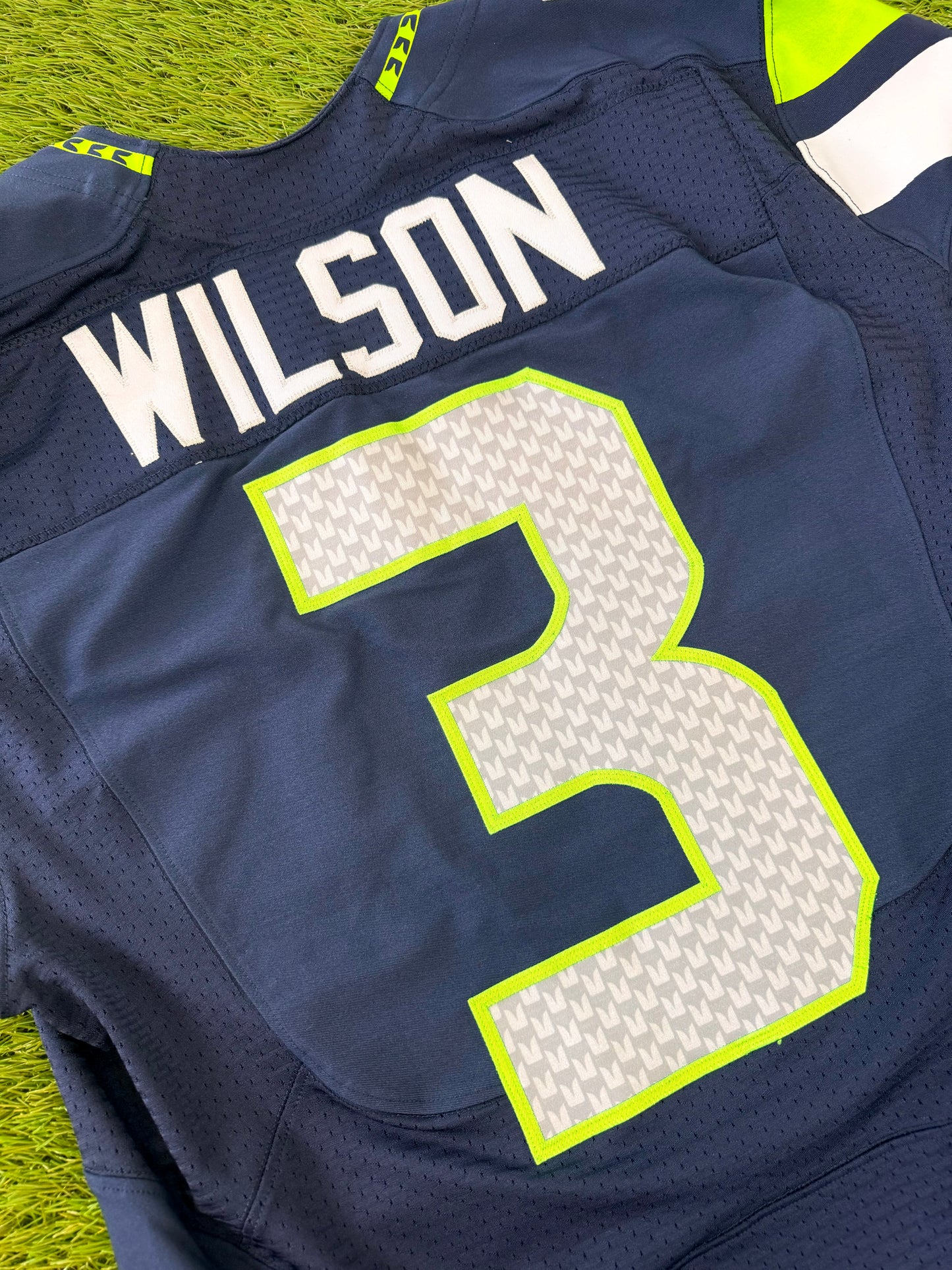 Seattle Seahawks 2014 Russell Wilson Super Bowl XLIX NFL Football Jersey (42/Medium)