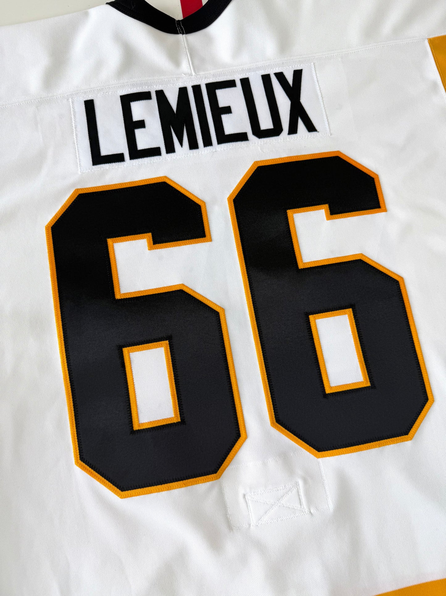 Pittsburgh Penguins Mario Lemieux 1989-1990 “Gold Toe” NHL Hockey Jersey (48/Large)
