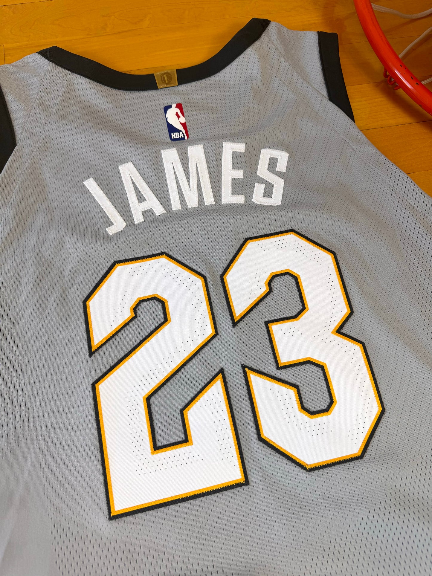 Cleveland Cavaliers Lebron James 2017-2018 “The Land” NBA Basketball Jersey (56/XXL)