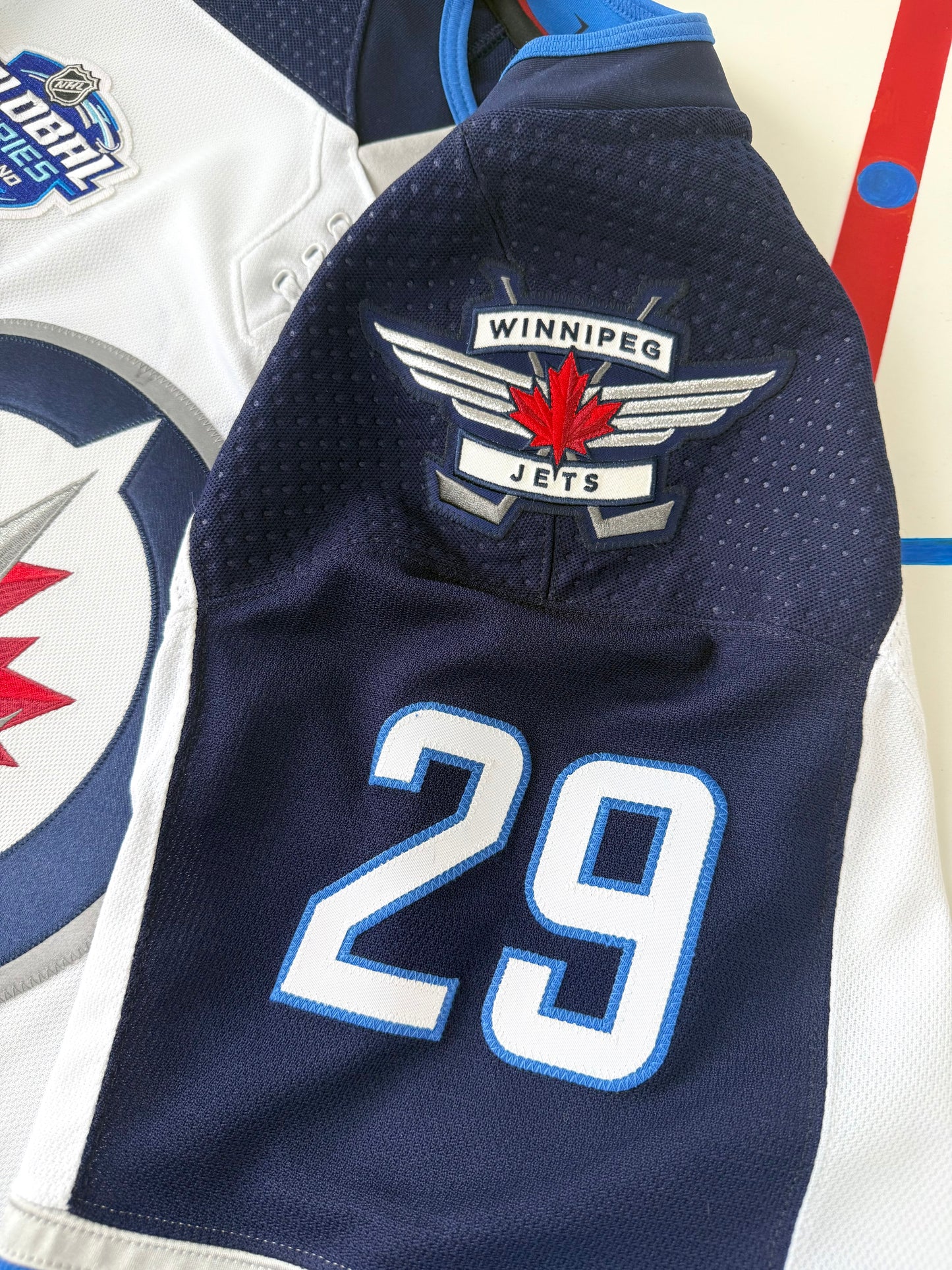 Winnipeg Jets Patrick Laine 2018 Global Series NHL Hockey Jersey (56/XXL)