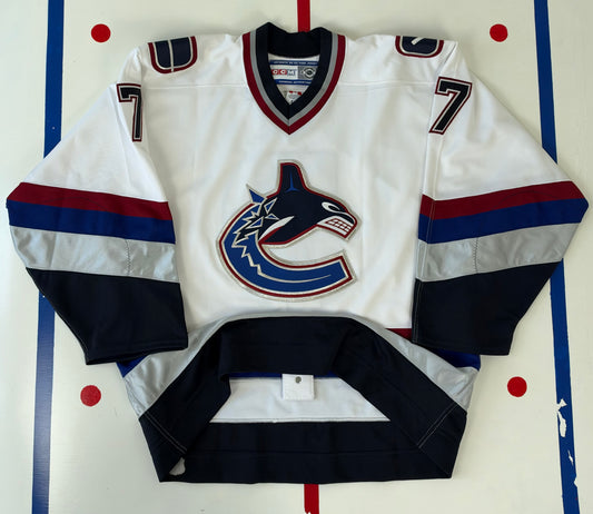 Vancouver Canucks Brendan Morrison 2001-2003 Autographed NHL Hockey Jersey (52/XL)
