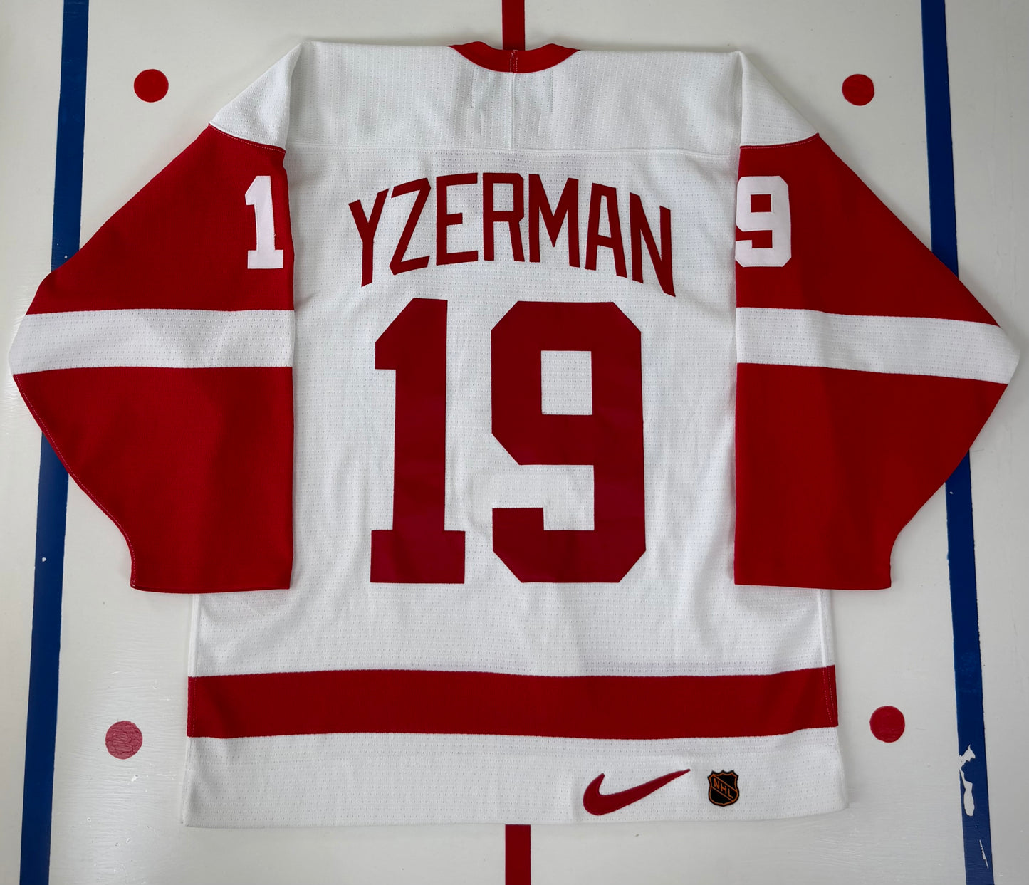 Detroit Red Wings Steve Yzerman 1997 Stanley Cup Finals NHL Hockey Jersey (48/Medium)