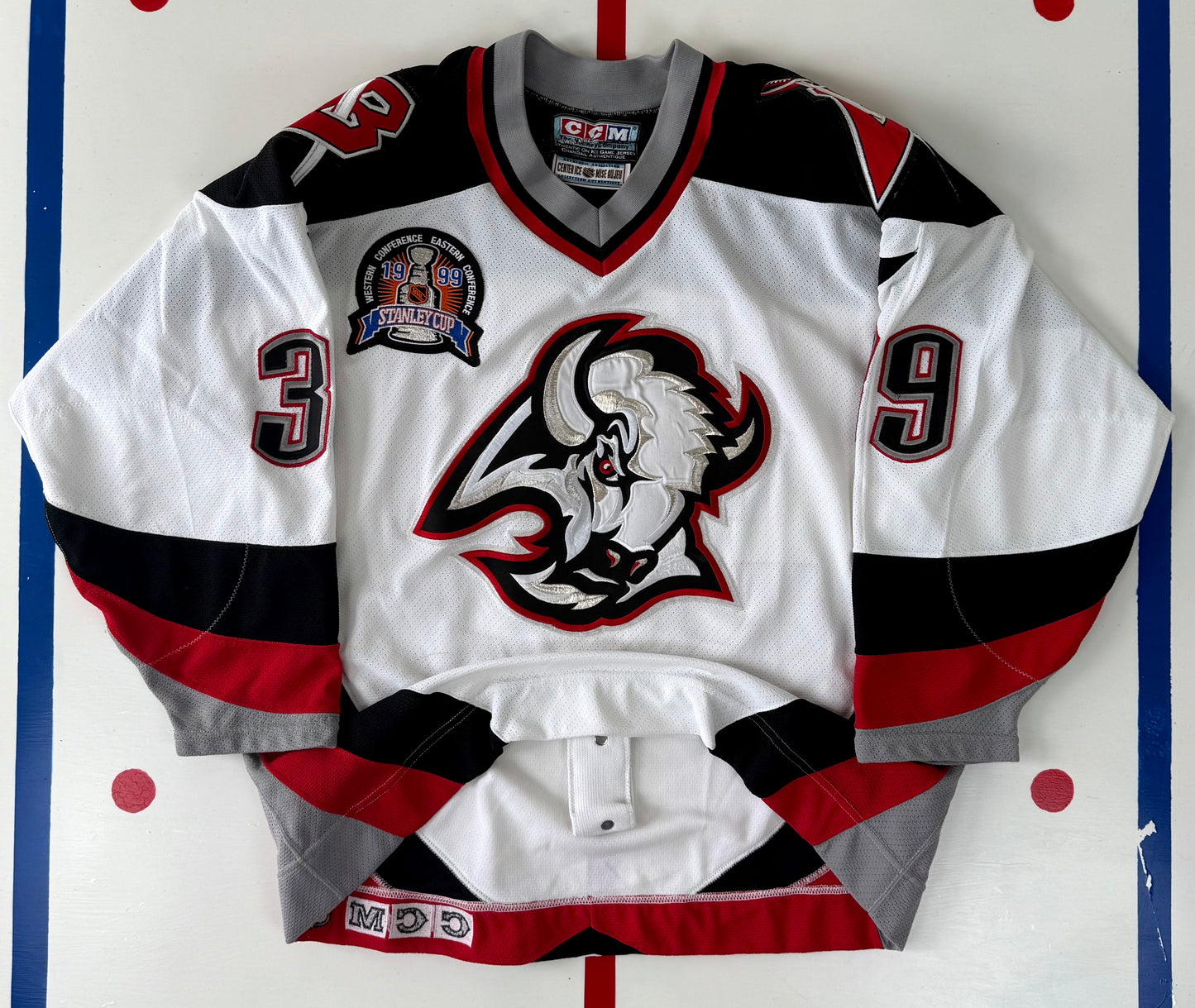 Buffalo Sabres Dominic Hasek 1999 Stanley Cup Finals NHL Hockey Jersey (48/Large)