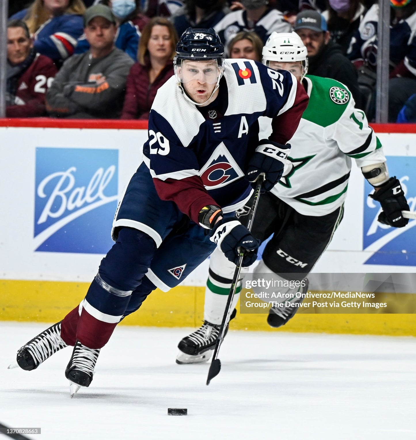 Colorado Avalanche Nathan MacKinnon 2018-2021 Alternate NHL Hockey Jersey (54/XL)
