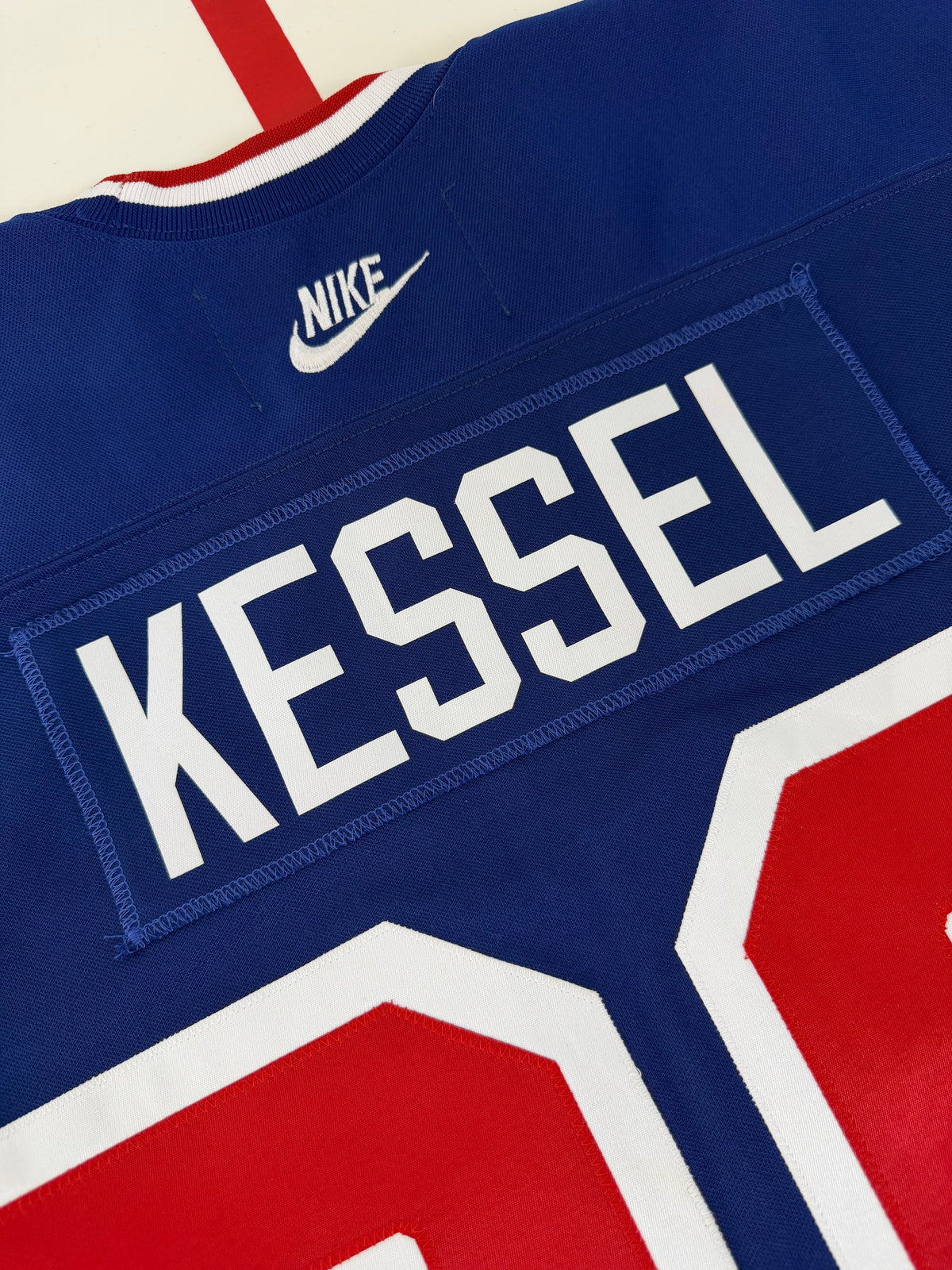 Team USA Phil Kessel 2006 IIHF World Junior Hockey Championships Throwback Jersey (52/XL)