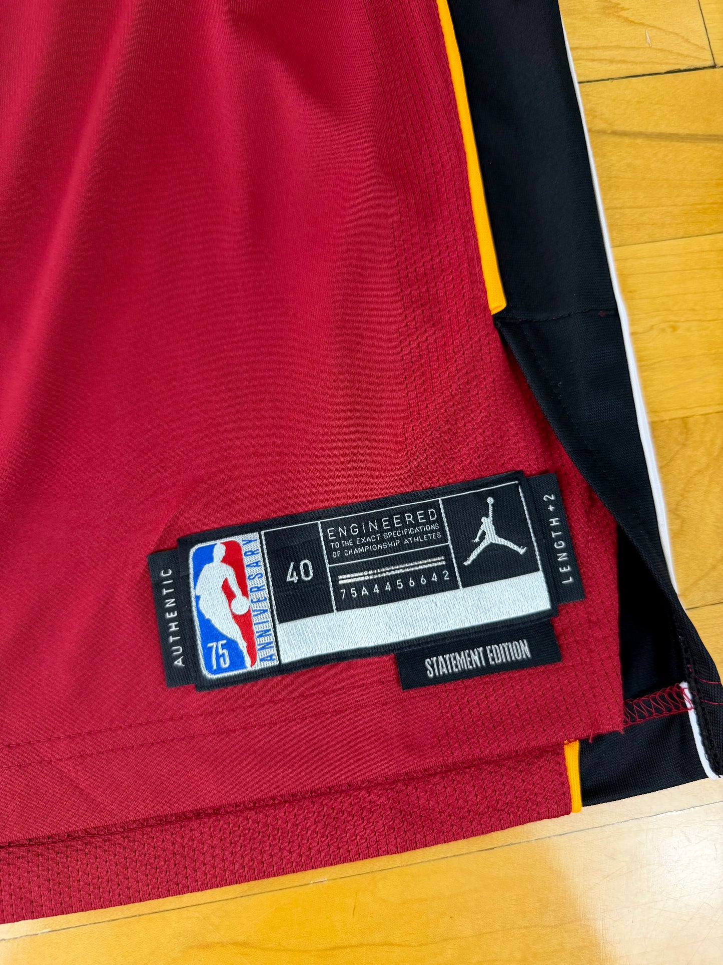Miami Heat Tyler Herro 2021-2022 Alternate NBA Basketball Jersey (40/Small)