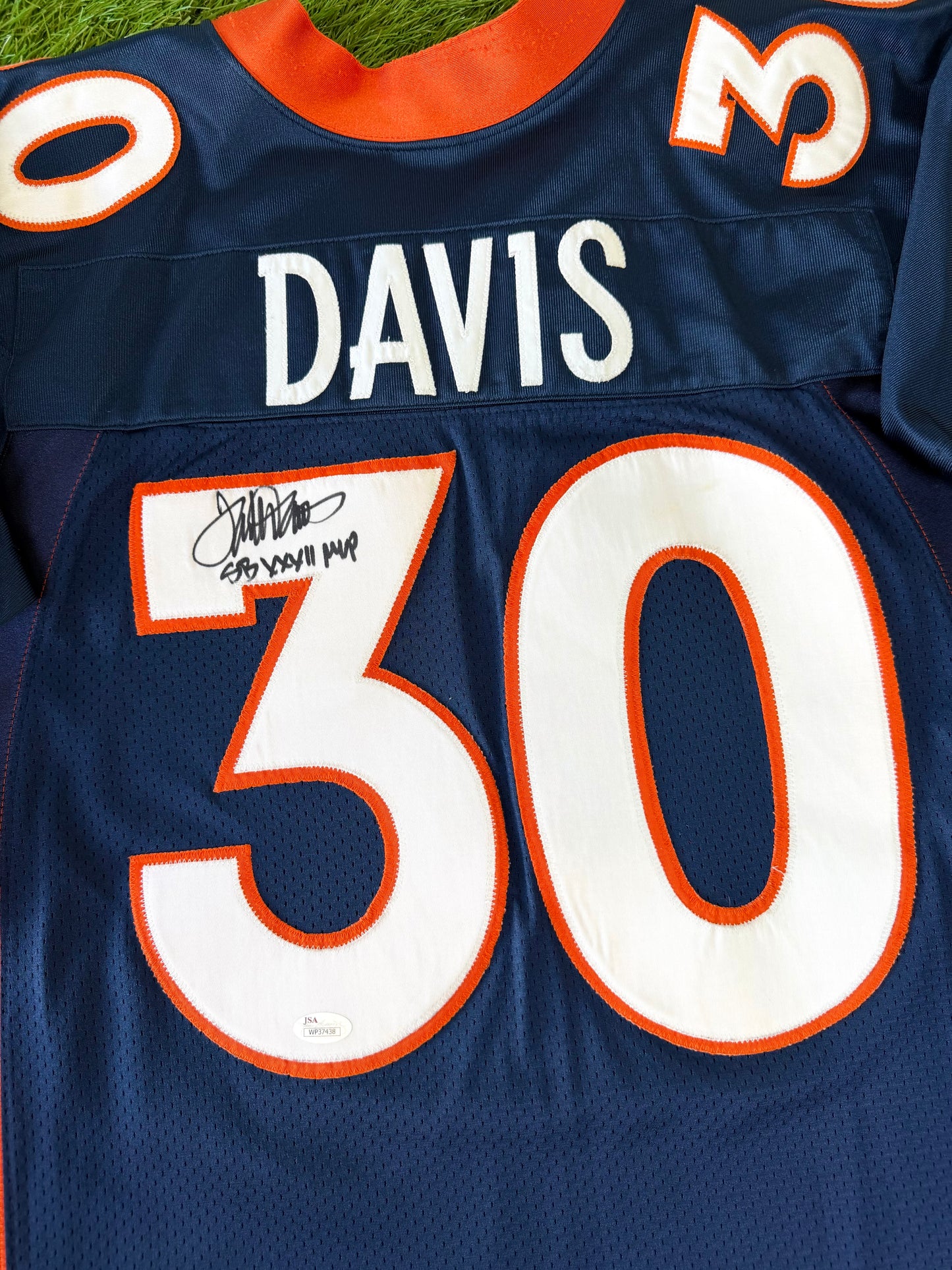 Denver Broncos Terrell Davis 1998 Autographed Super Bowl XXXII NFL Football Jersey (48/XL)