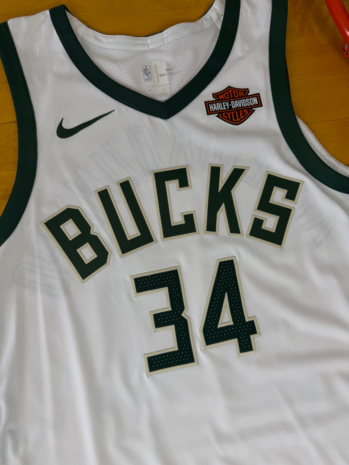Milwaukee Bucks Giannis Antetokounmpo 2017-2020 NBA Basketball Jersey (46/Large)