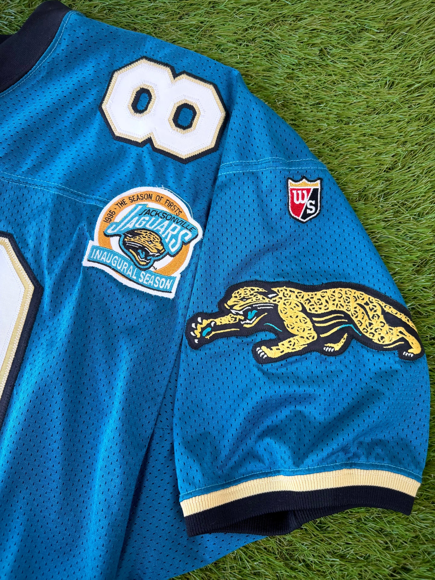 Jacksonville Jaguars Willie Jackson 1995 Autographed NFL Football Jersey (52/XXL)