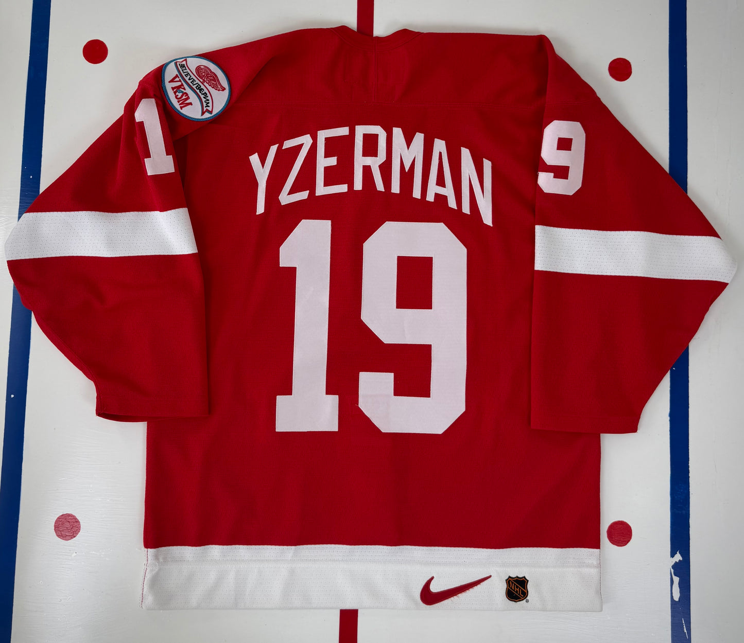Detroit Red Wings Steve Yzerman 1998 Stanley Cup Finals NHL Hockey Jersey (48/Large)