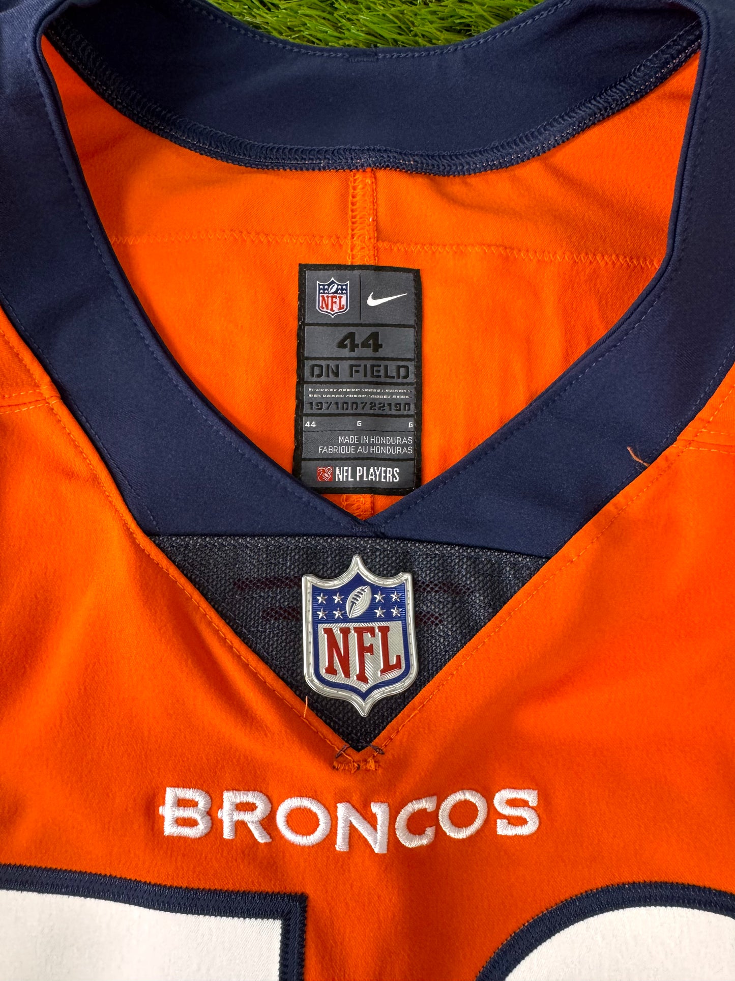 Denver Broncos Von Miller 2017-2021 NFL Football Jersey (44/Large)