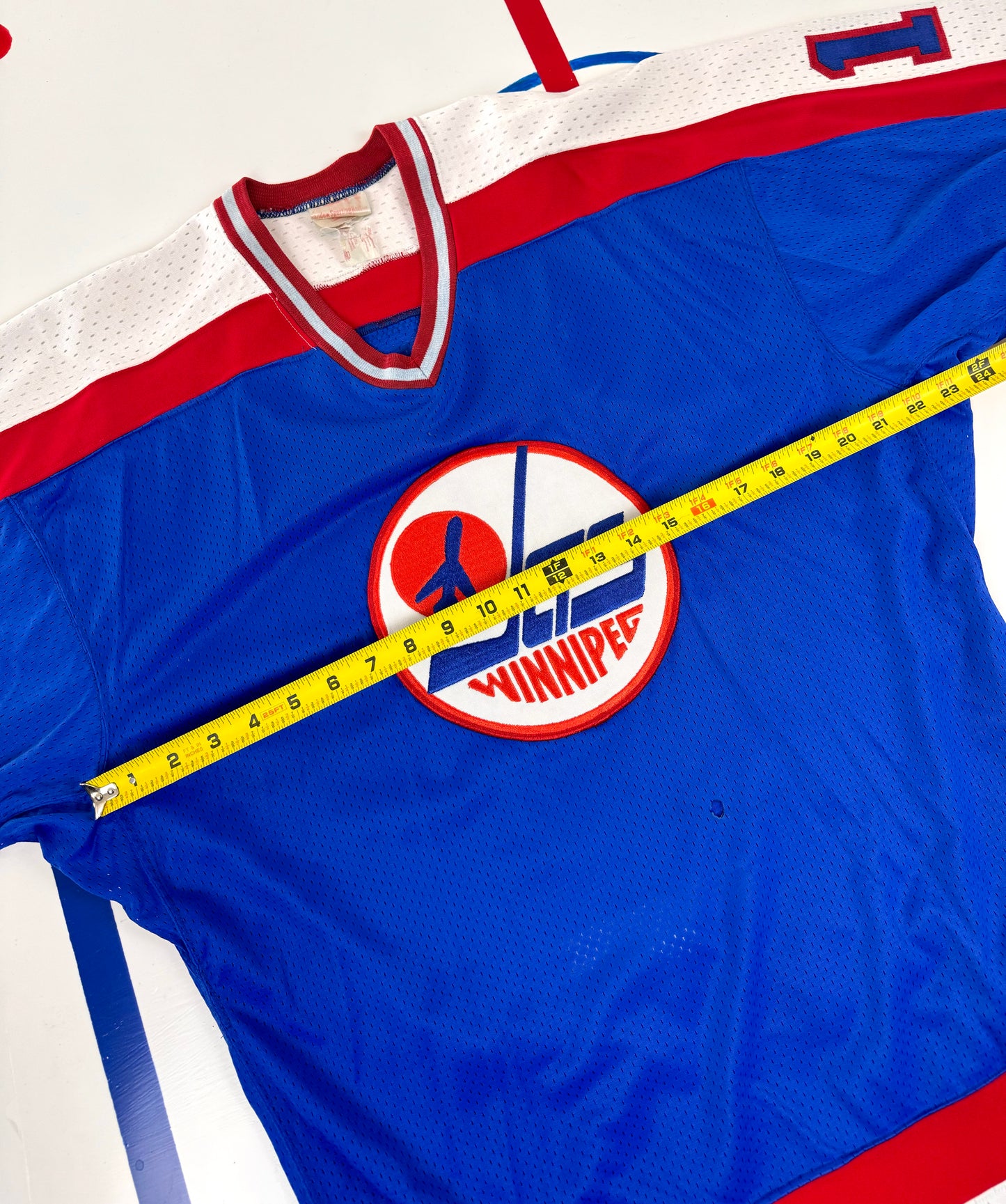 Winnipeg Jets 1981-1983 Dale Hawerchuk NHL Hockey Jersey (44/Medium)