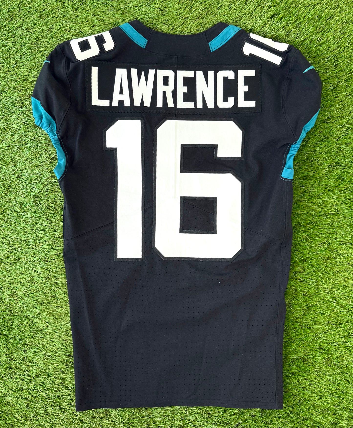 Jacksonville Jaguars Trevor Lawrence 2021 NFL Football Jersey (40/Medium)